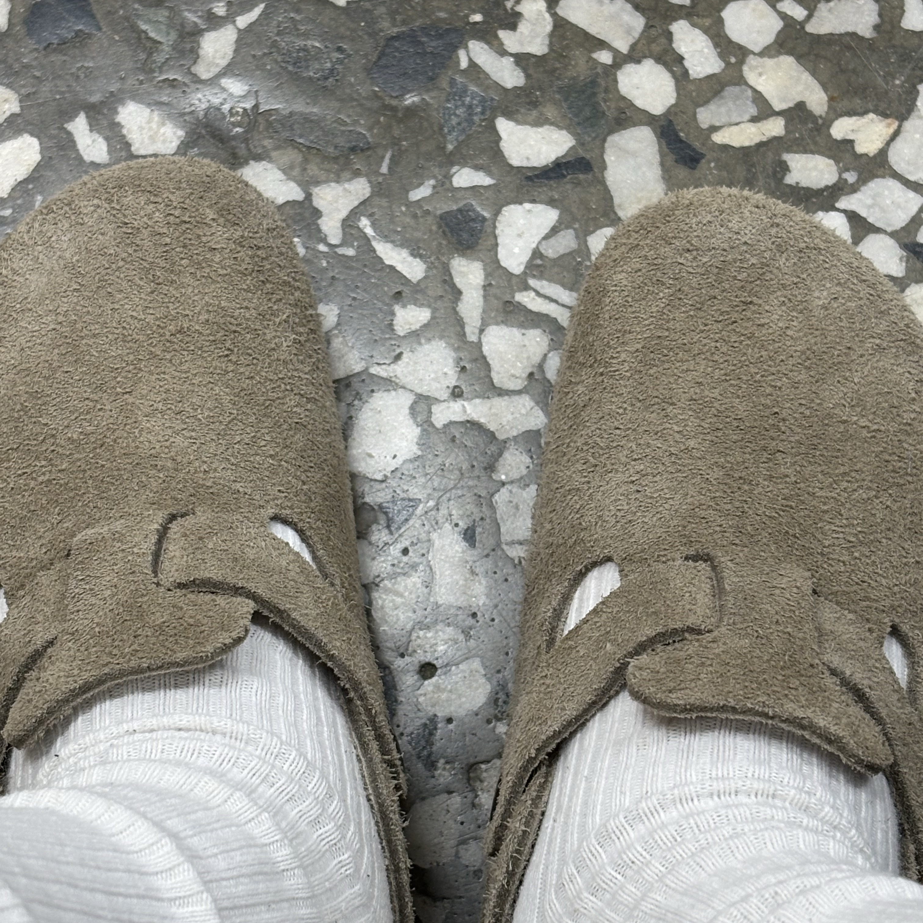 Birkenstock Boston Soft Footbed Taupe - Narrow 착용 스타일