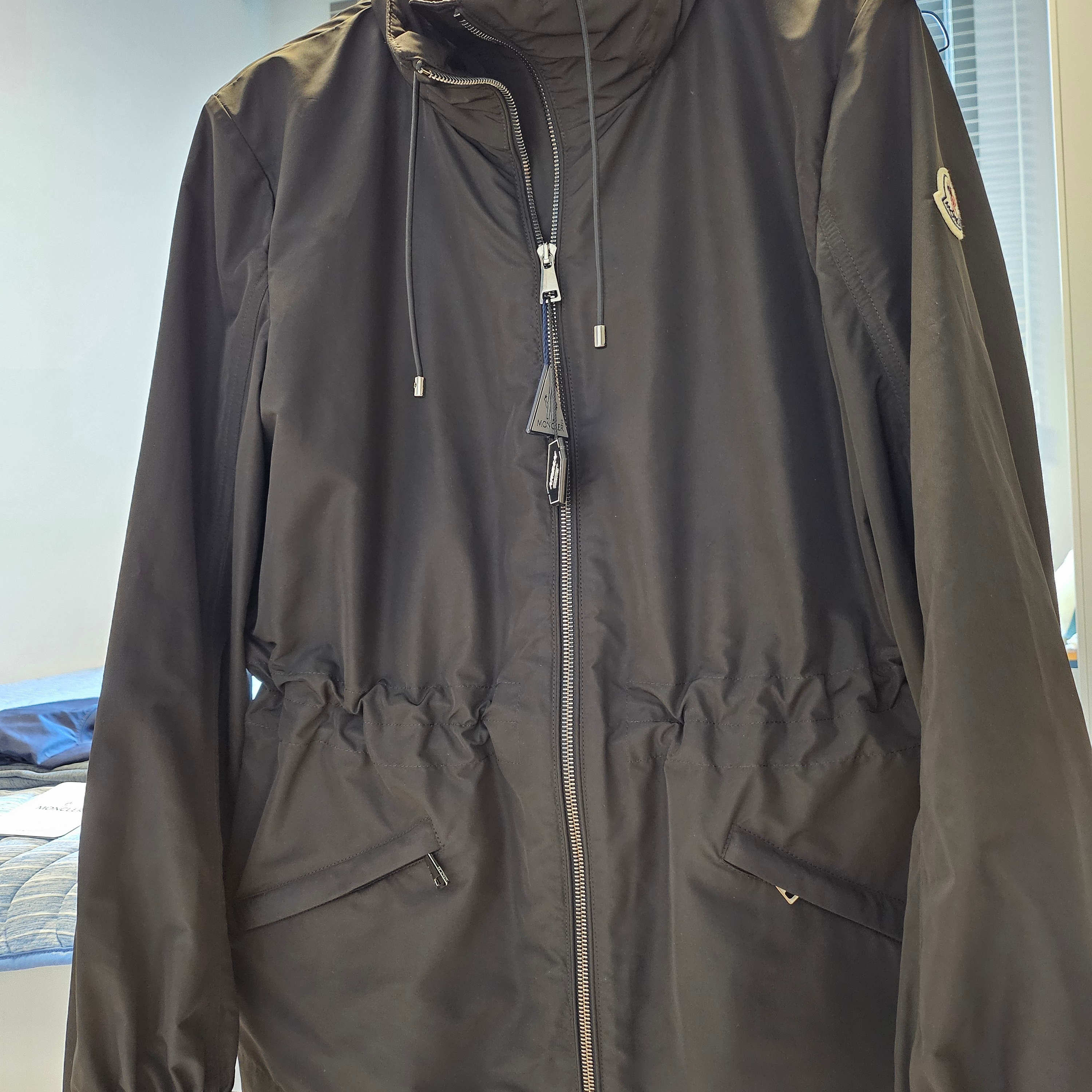(W) Moncler Enet Hooded Parka Black - 25SS 착용 스타일