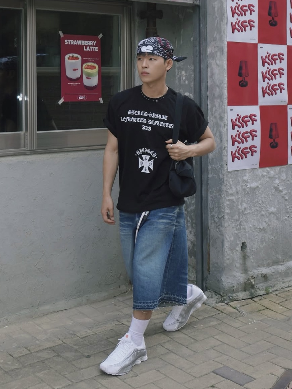 PHOS333 Uncaged Slogan T-Shirt Black, PHOS333 Uncaged Slogan T-Shirt White 착용 스타일 - 3