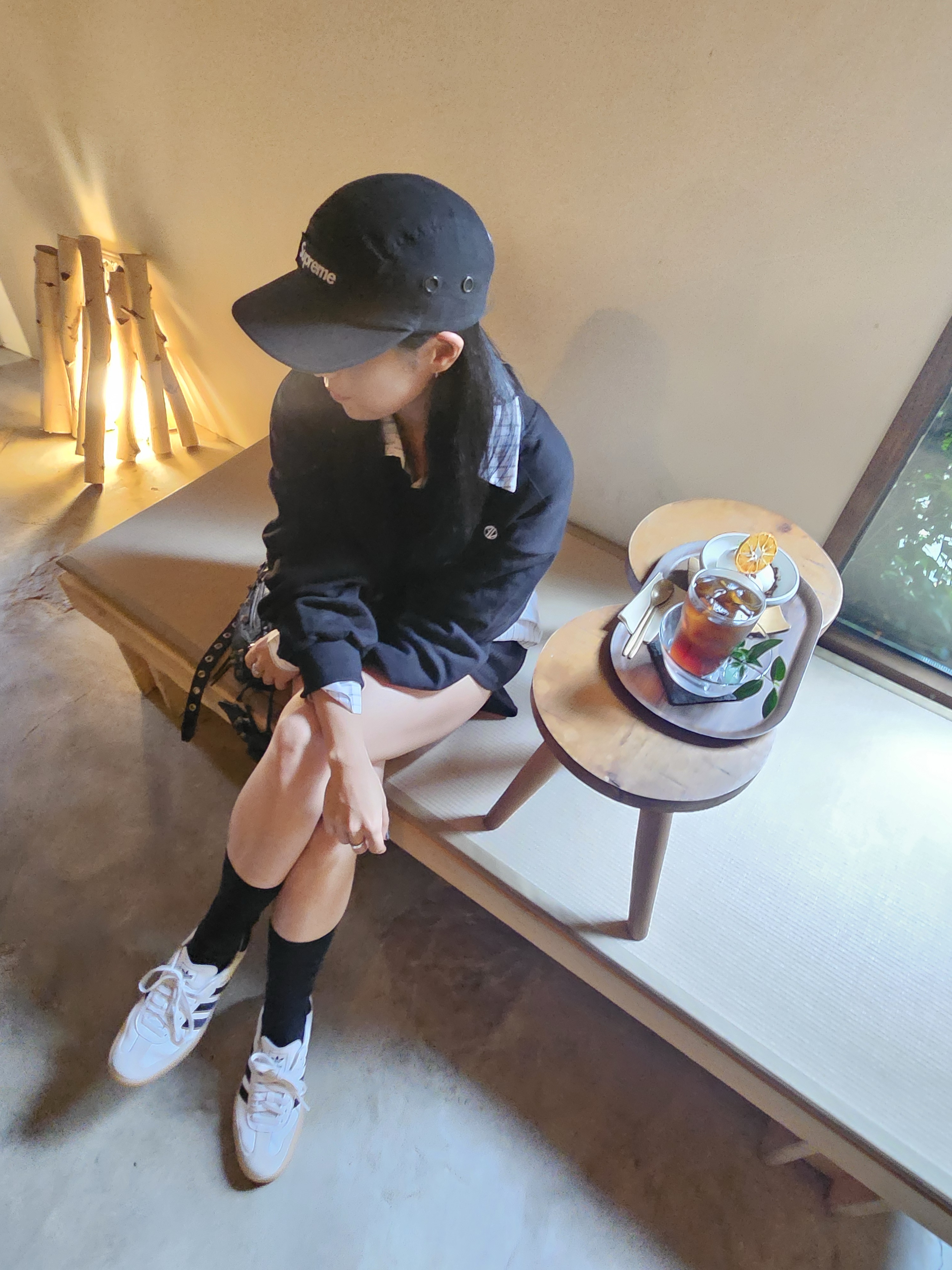 Supreme Military Camp Cap Black - 24SS, Balenciaga Arena Lambskin Aged Silver Hardware Le Cagole XS Flap Bag Black 착용 스타일 - 3