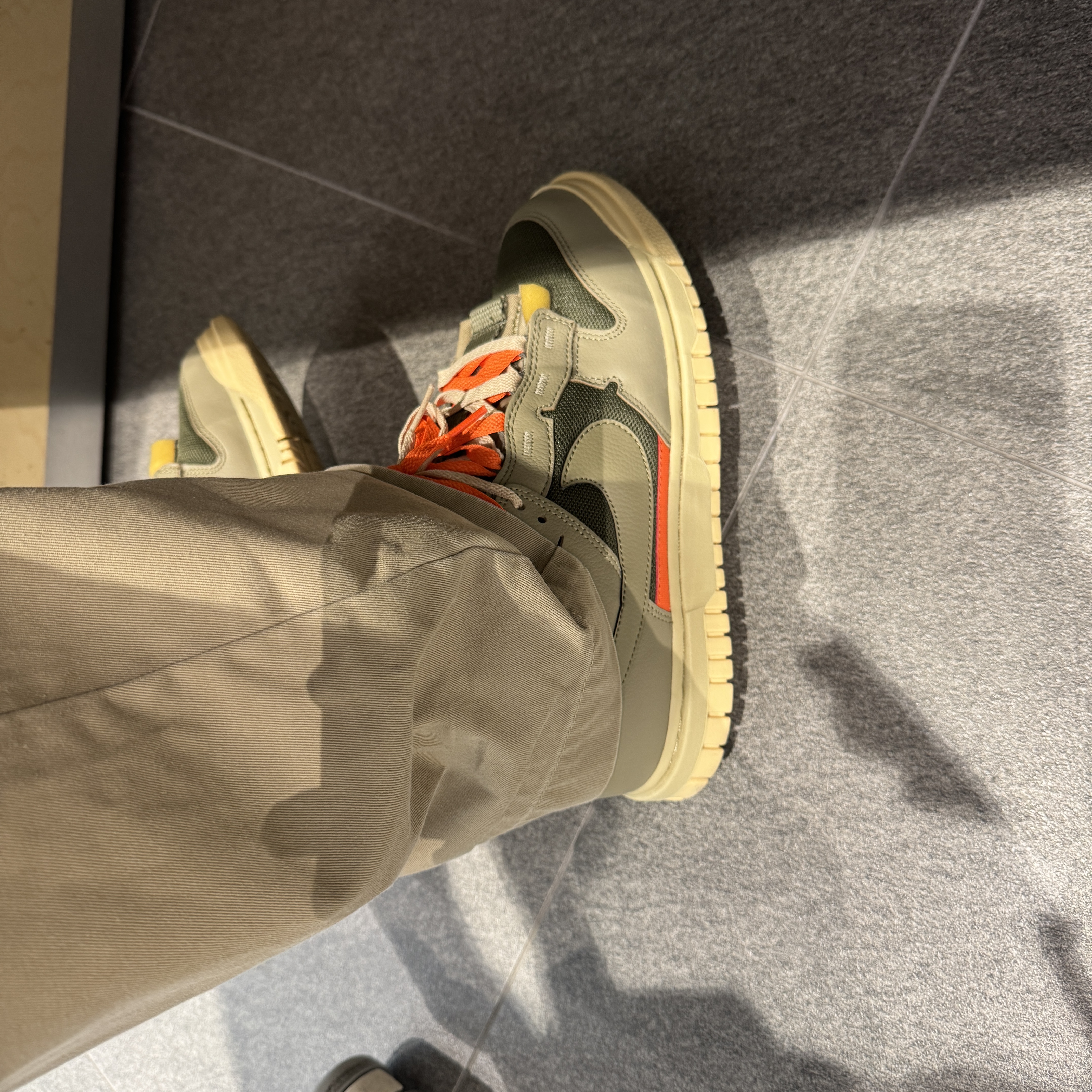 Nike Air Dunk Jumbo Medium Olive 착용 스타일 - 2