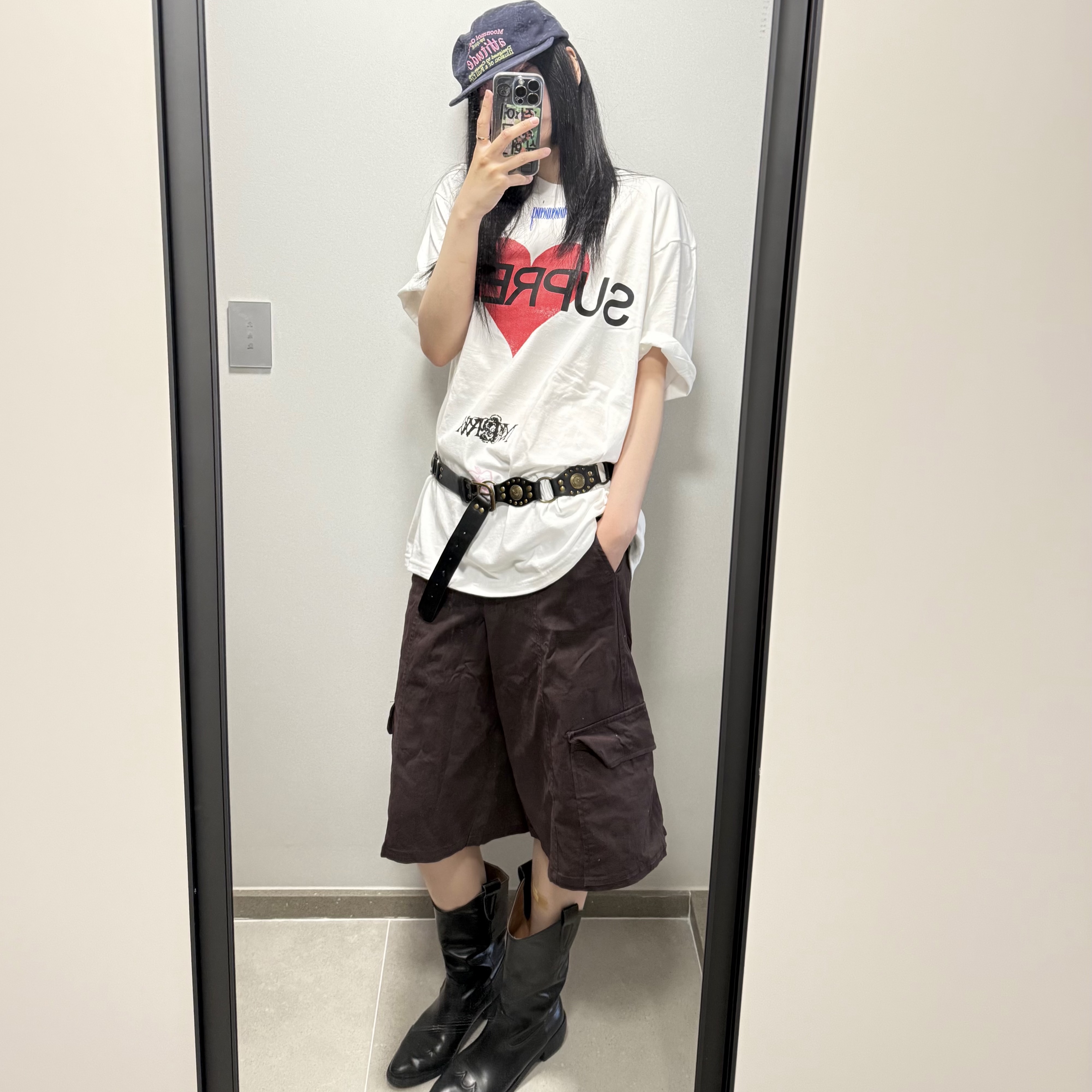 Supreme Announcing T-Shirt White - 25SS 착용 스타일