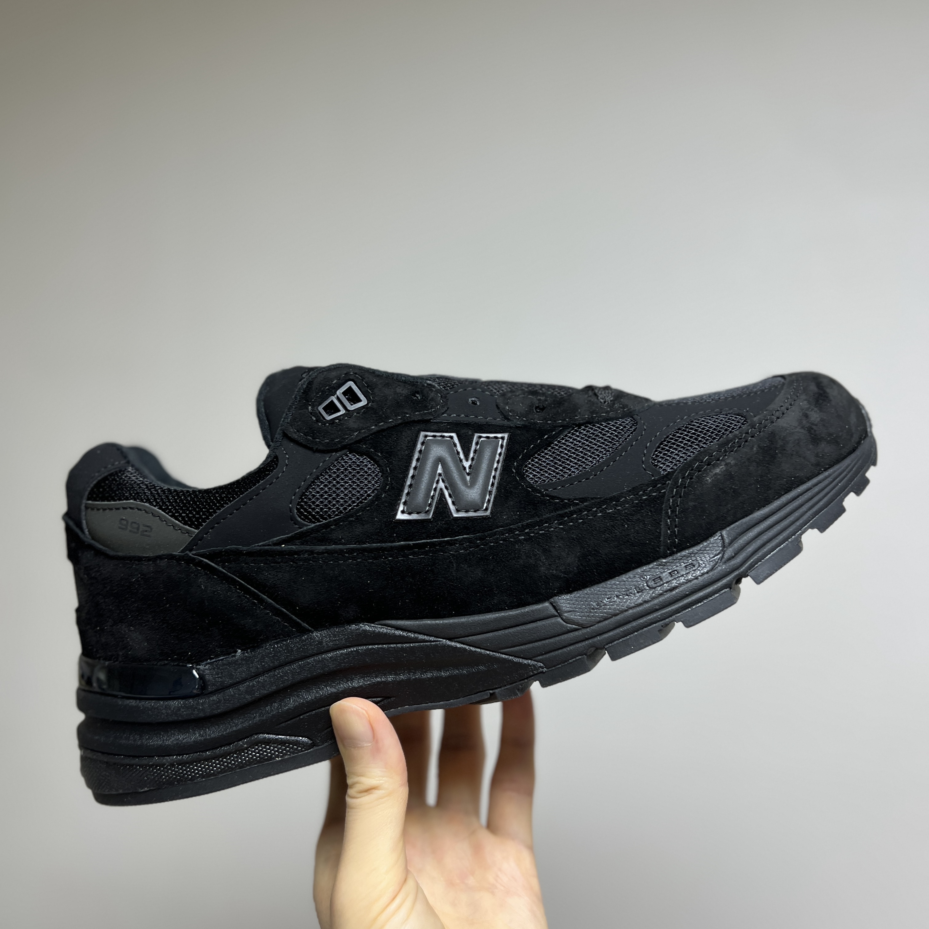 New Balance 992 Made in USA Core Black 착용 스타일