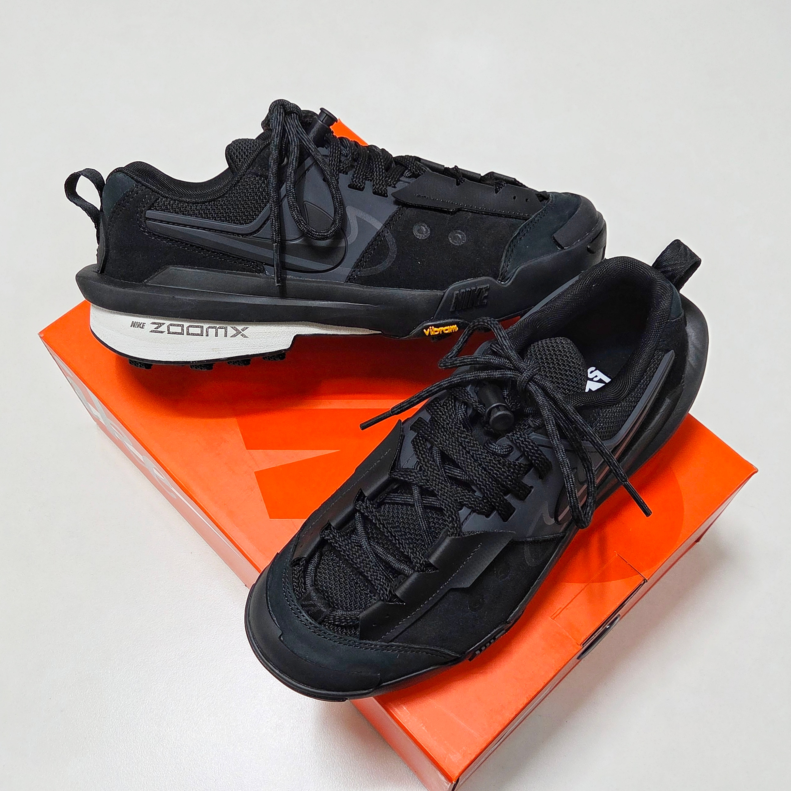 Nike x Sacai Zegamadome SP Matte Silver, Nike x Sacai Zegamadome SP Black 착용 스타일 - 2