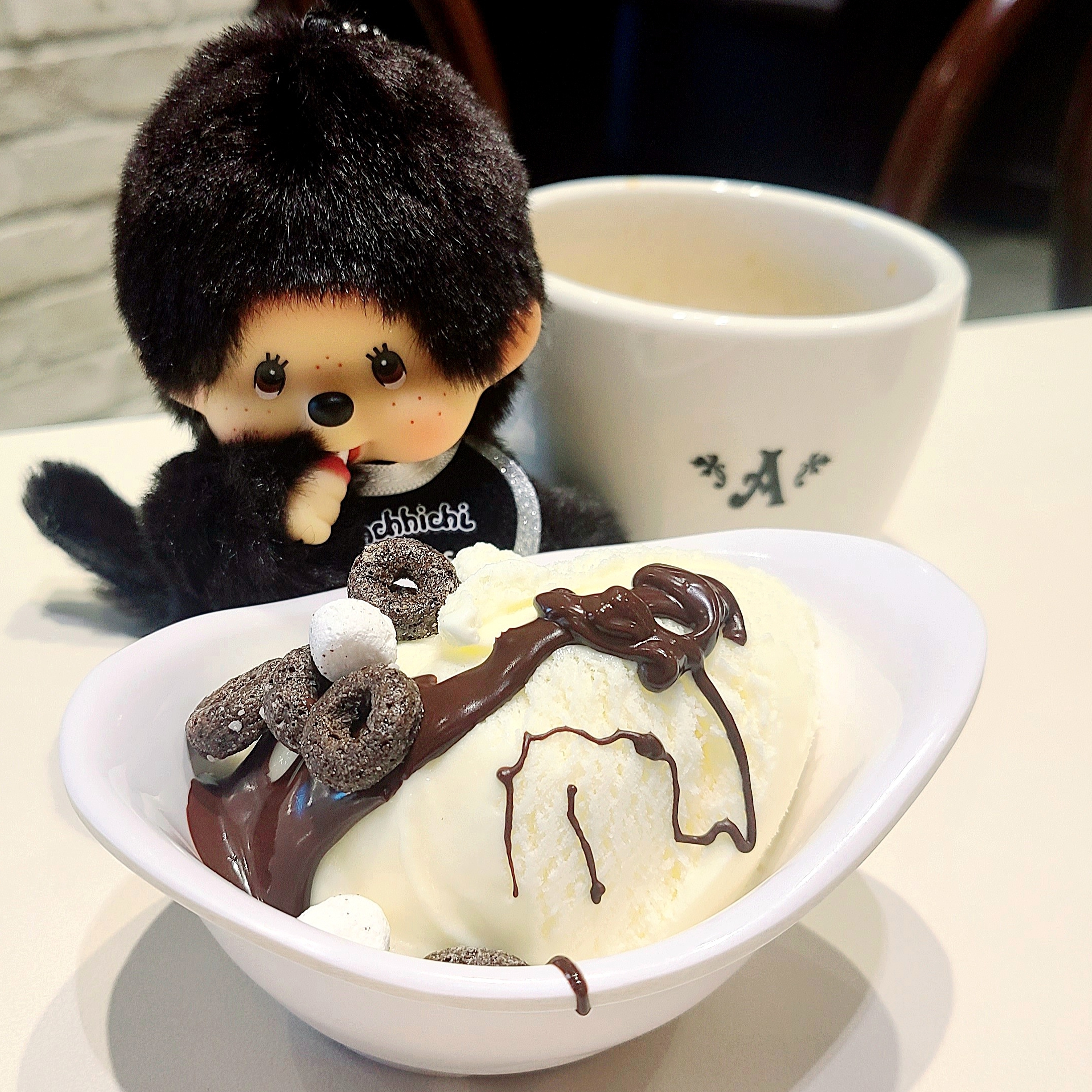 Monchhichi Colors Key Chain Black 착용 스타일