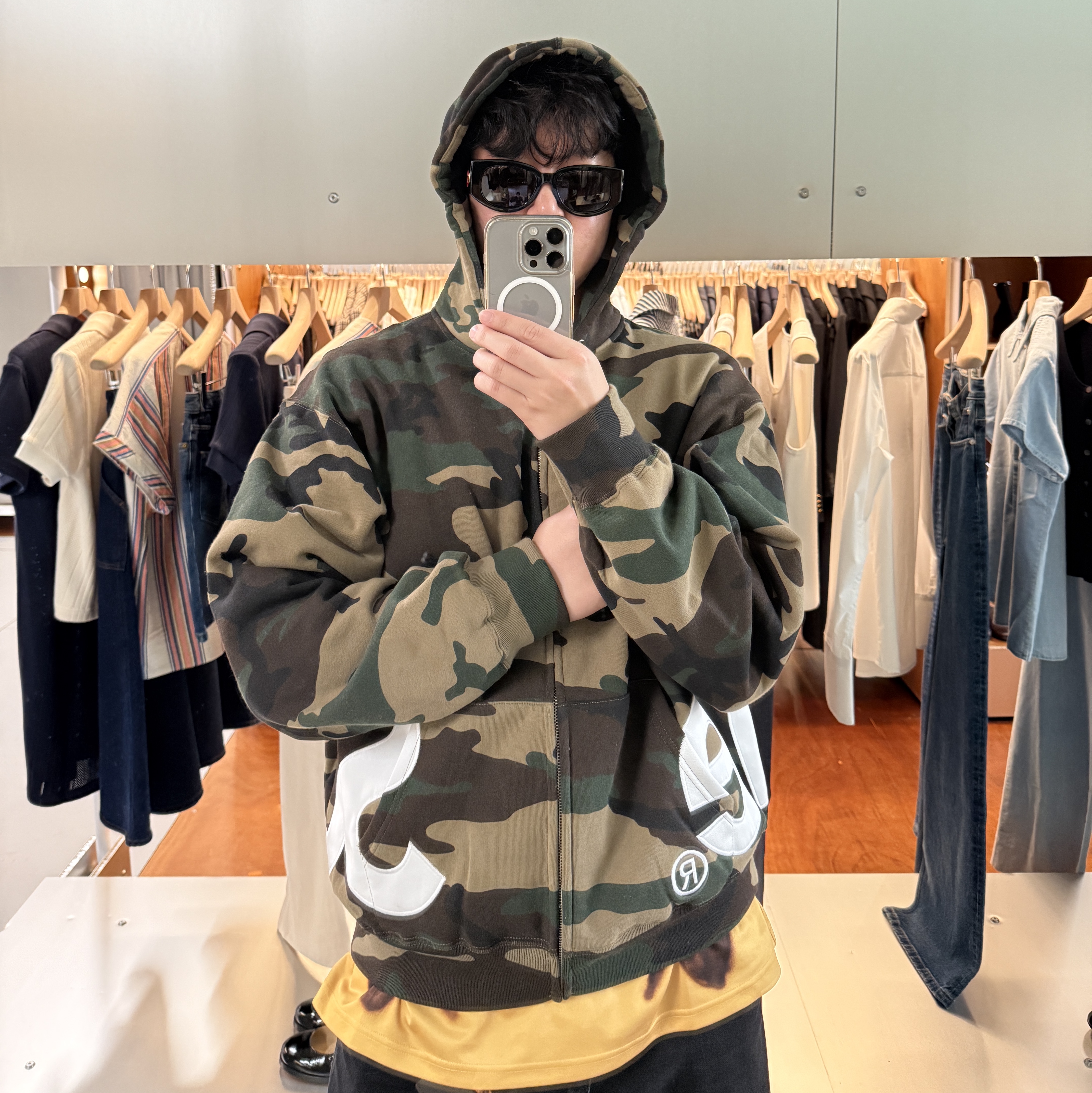 Supreme Big Logo Zip Up Hooded Sweatshirt Woodland Camo - 25SS, On Running x Post Archive Faction (Paf) Cloudmonster 2 Thorn Brown 착용 스타일 - 3