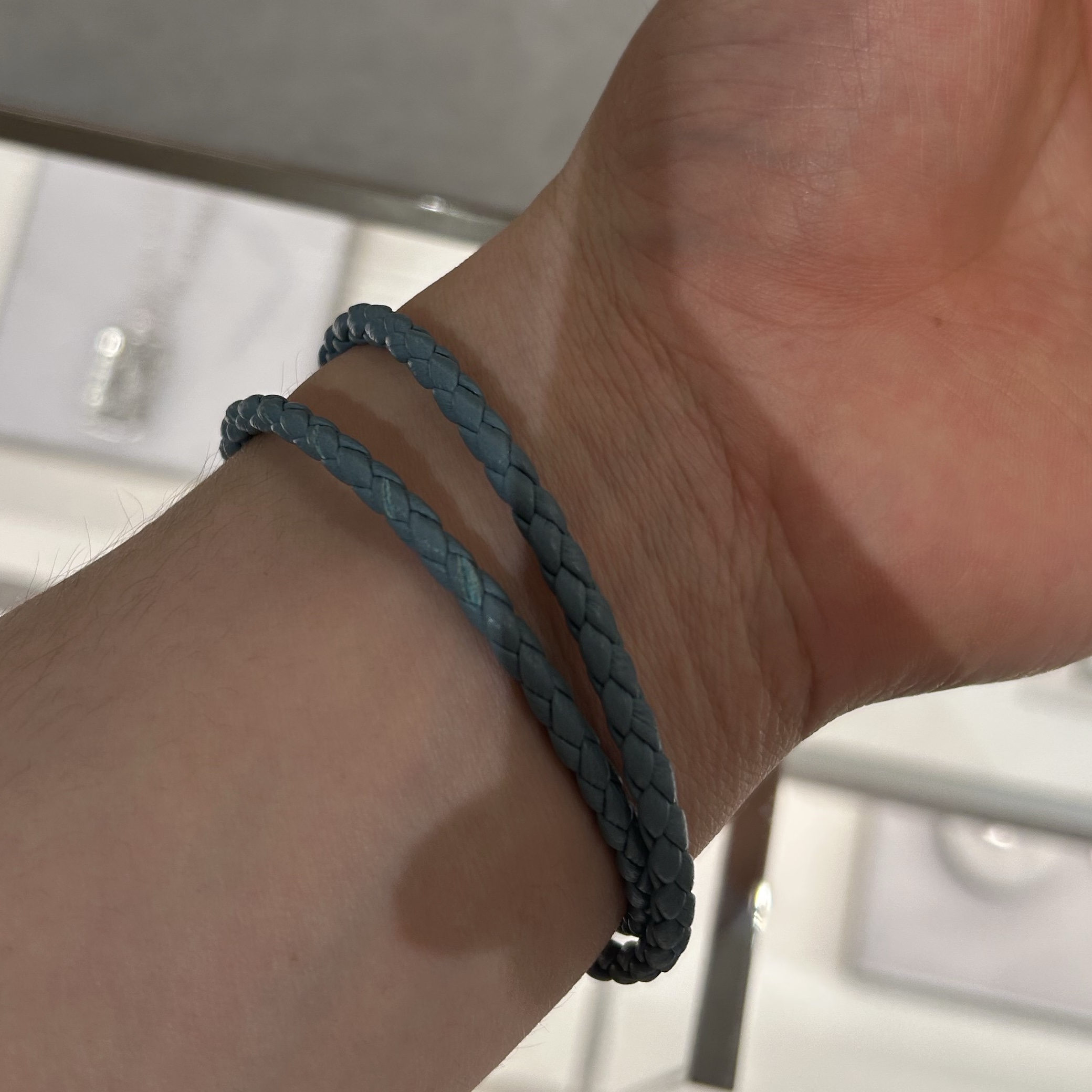 Dior CD Icon Braided Leather Double Bracelet Lambskin and Silver Finish Brass Blue 착용 스타일 - 2