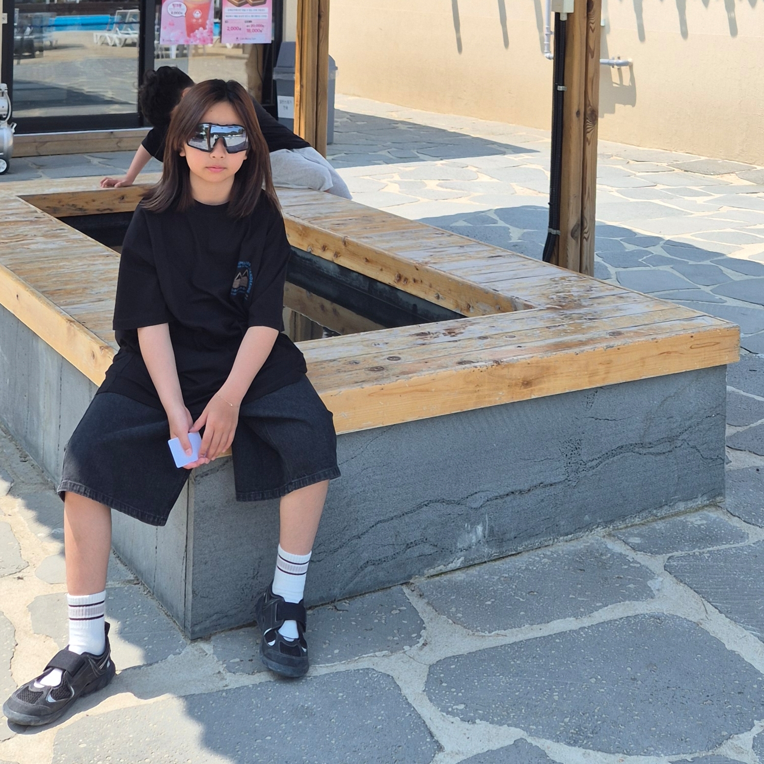 (Kids) New Balance Freedle 920 Sandal Black 착용 스타일