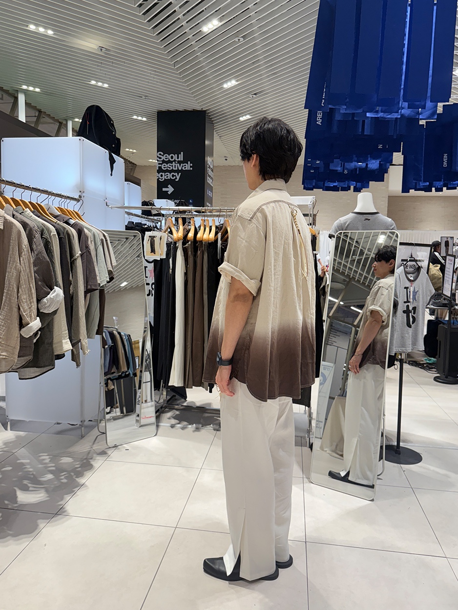 NA A NANA Gradation Oversized Shirt Ecru, NA A NANA Slit Wide Pants White 착용 스타일 - 3
