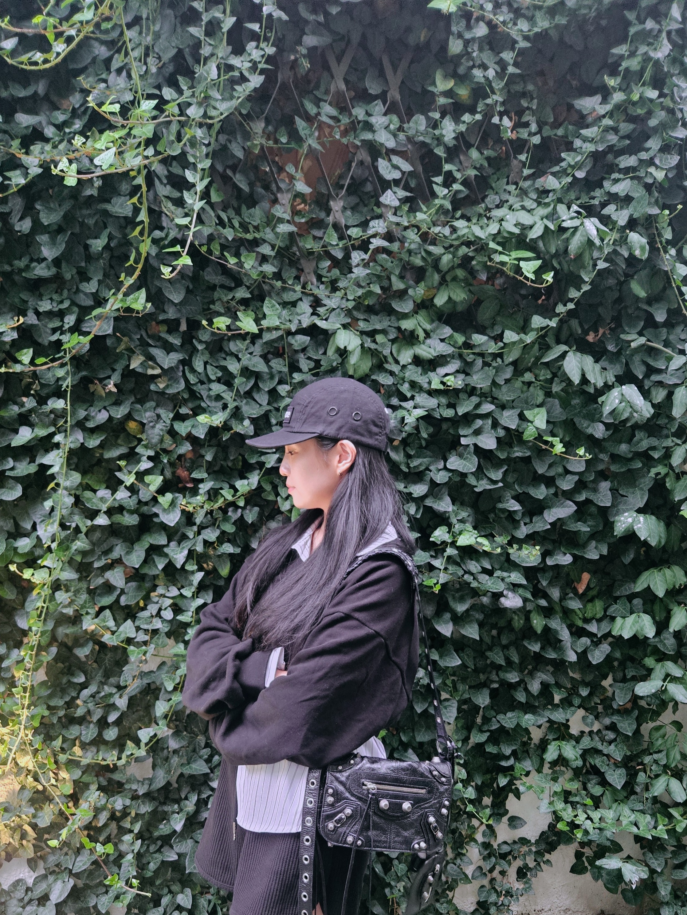 Supreme Military Camp Cap Black - 24SS, Balenciaga Arena Lambskin Aged Silver Hardware Le Cagole XS Flap Bag Black 착용 스타일 - 1