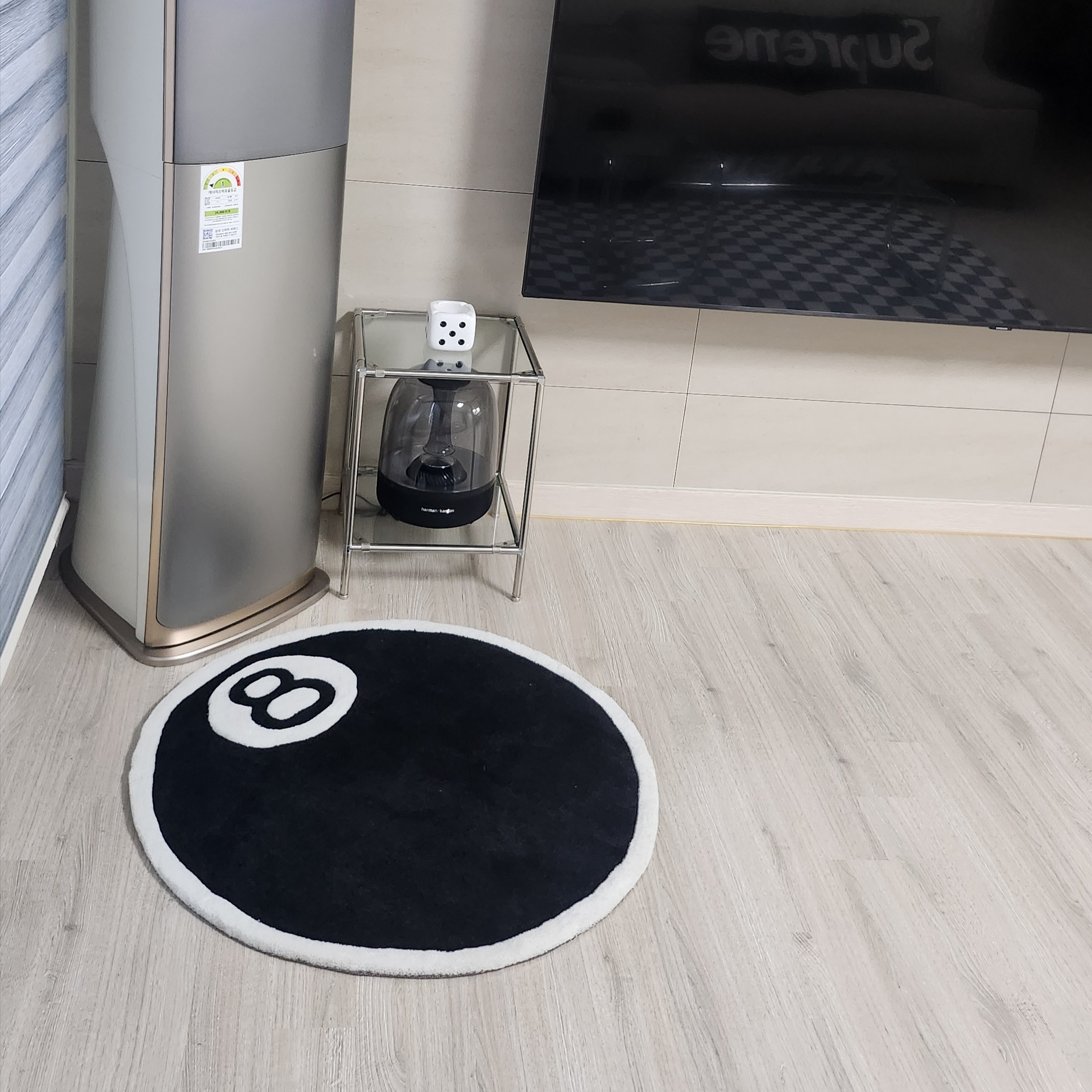 Stussy 8 Ball Rug Black, Stussy Ceramic Dice Ashtray 착용 스타일 - 2