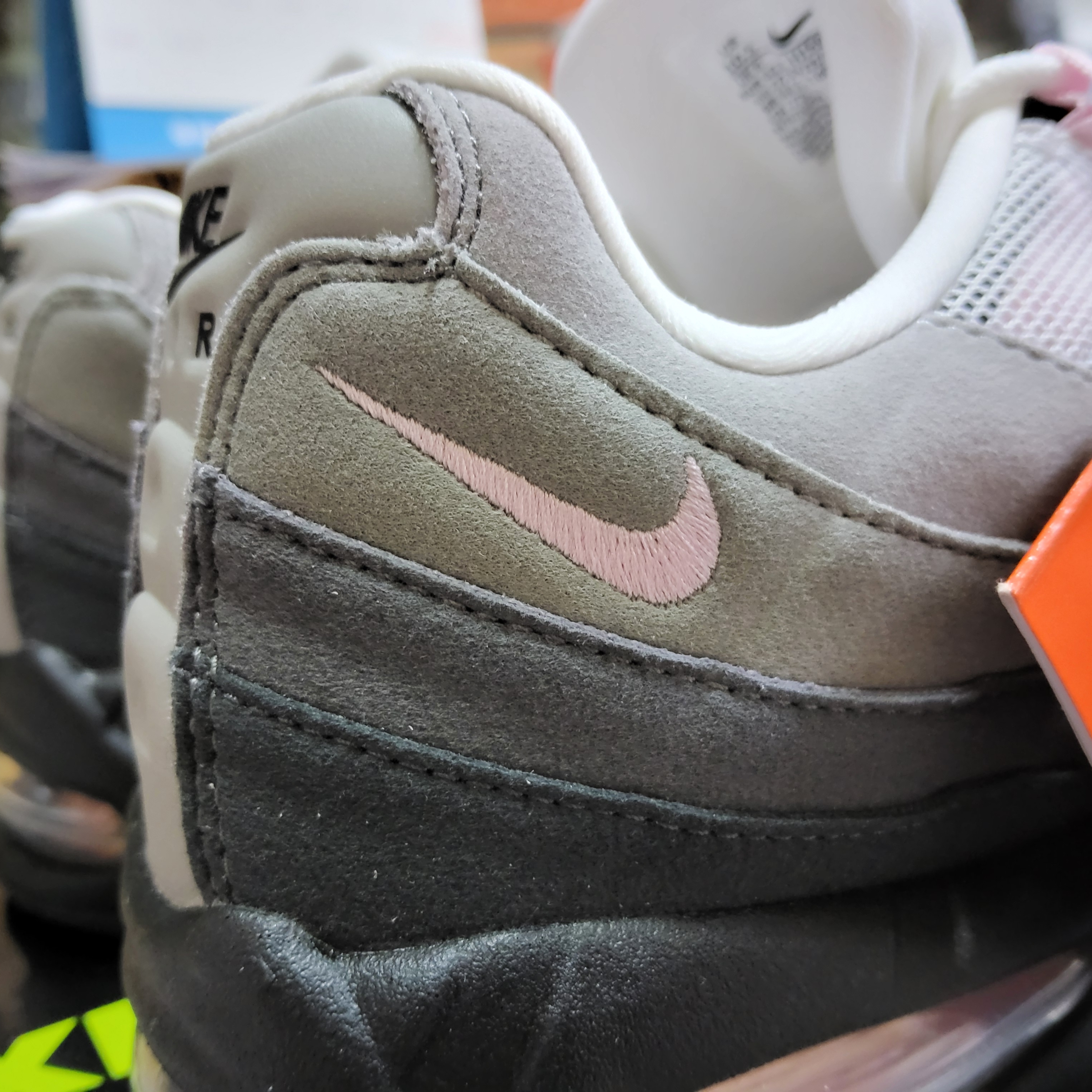 (W) Nike Air Max 95 Pink Foam 착용 스타일 - 7