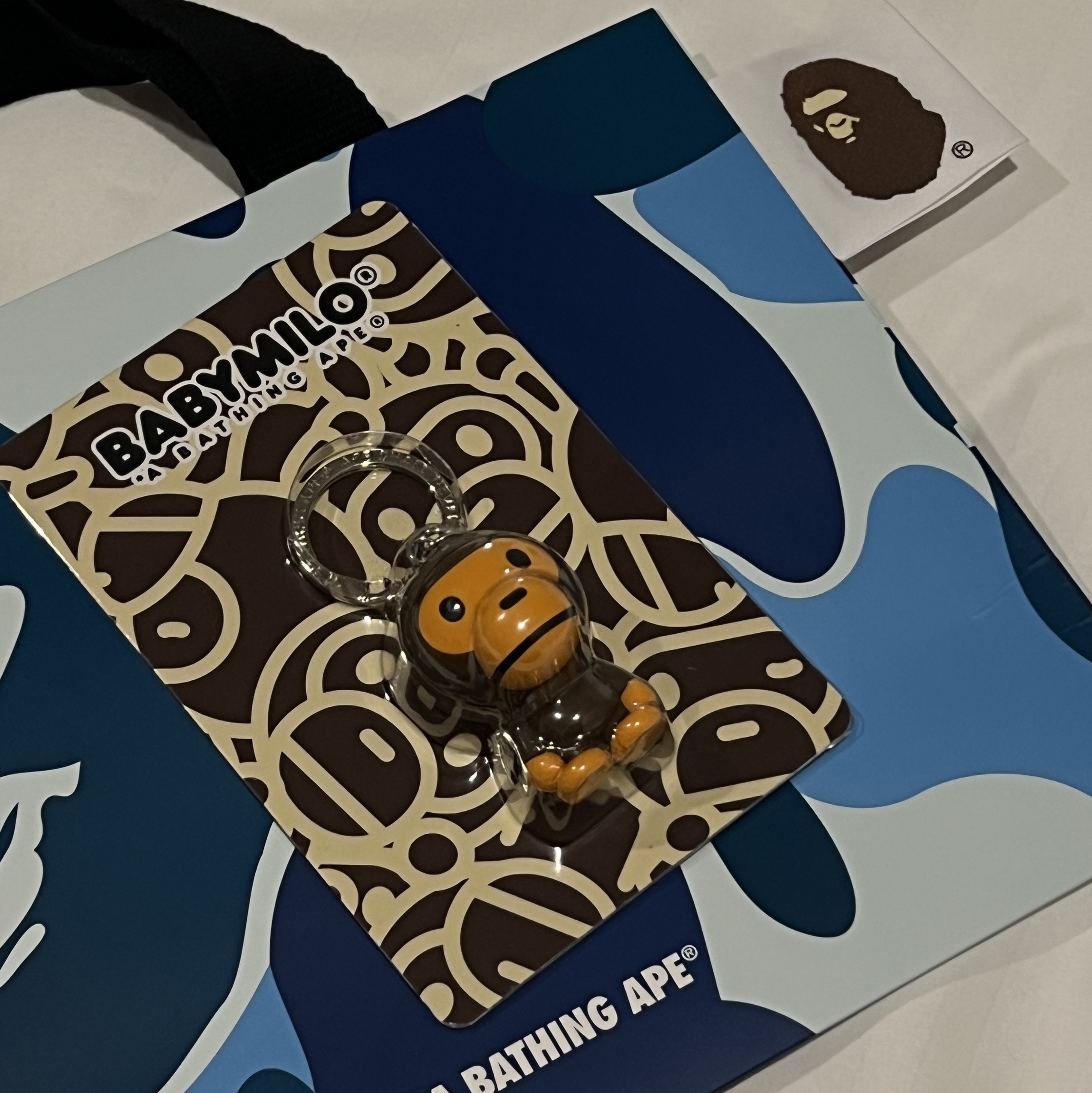 BAPE Baby Milo Keychain Brown 착용 스타일