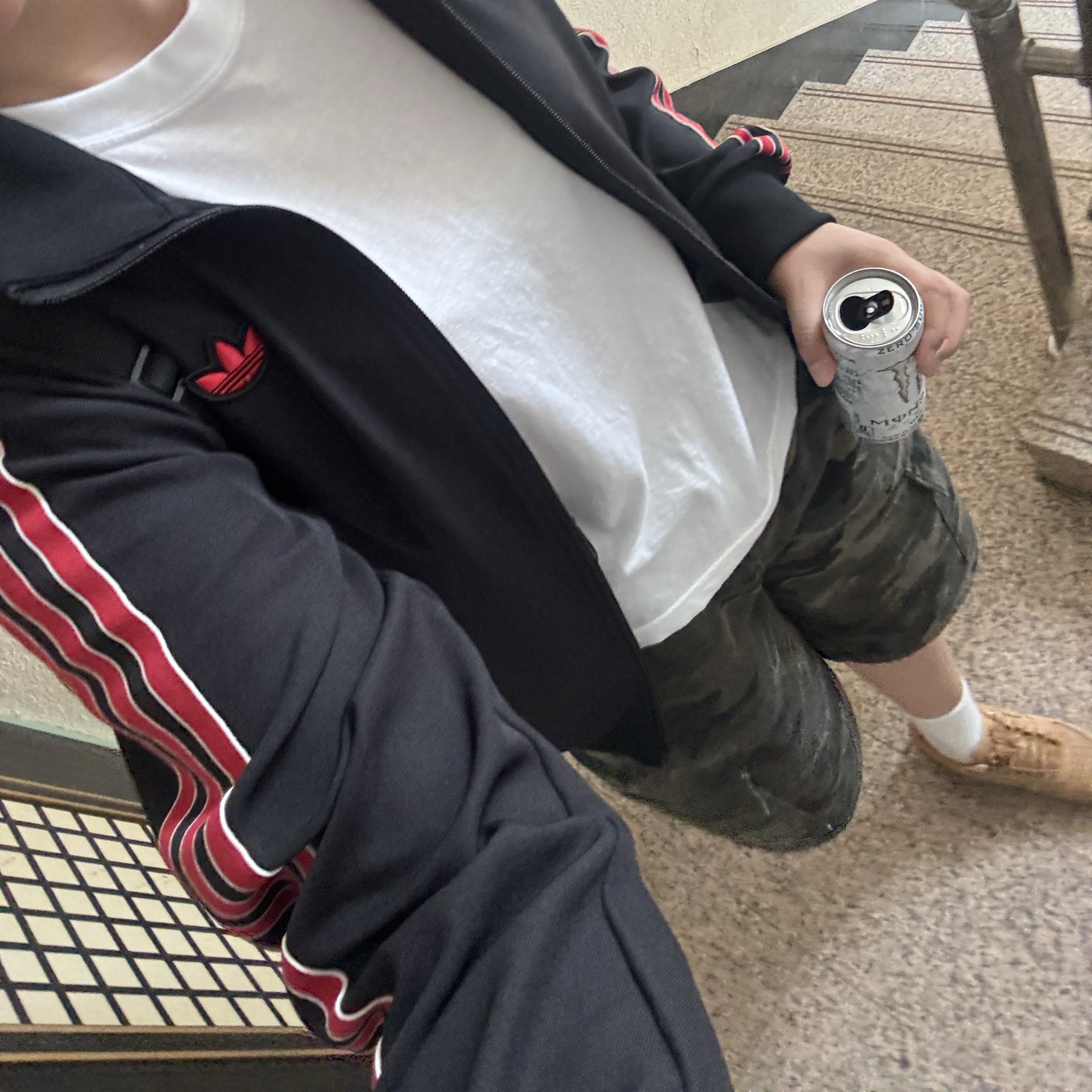 Adidas Manchester United Terrace Icon Track Top Black - KR Sizing, (W) Nike Air Force 1 '07 WB Flax Wheat 착용 스타일