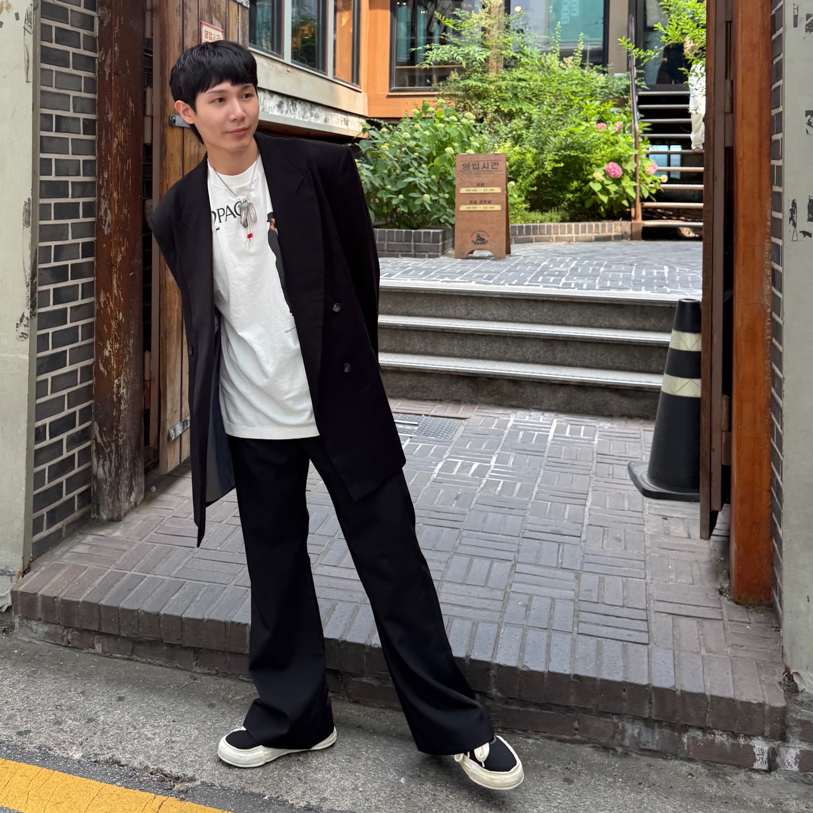 Saint Mxxxxxx x 2Pac S/S T-Shirt White - 25SS 착용 스타일 - 3