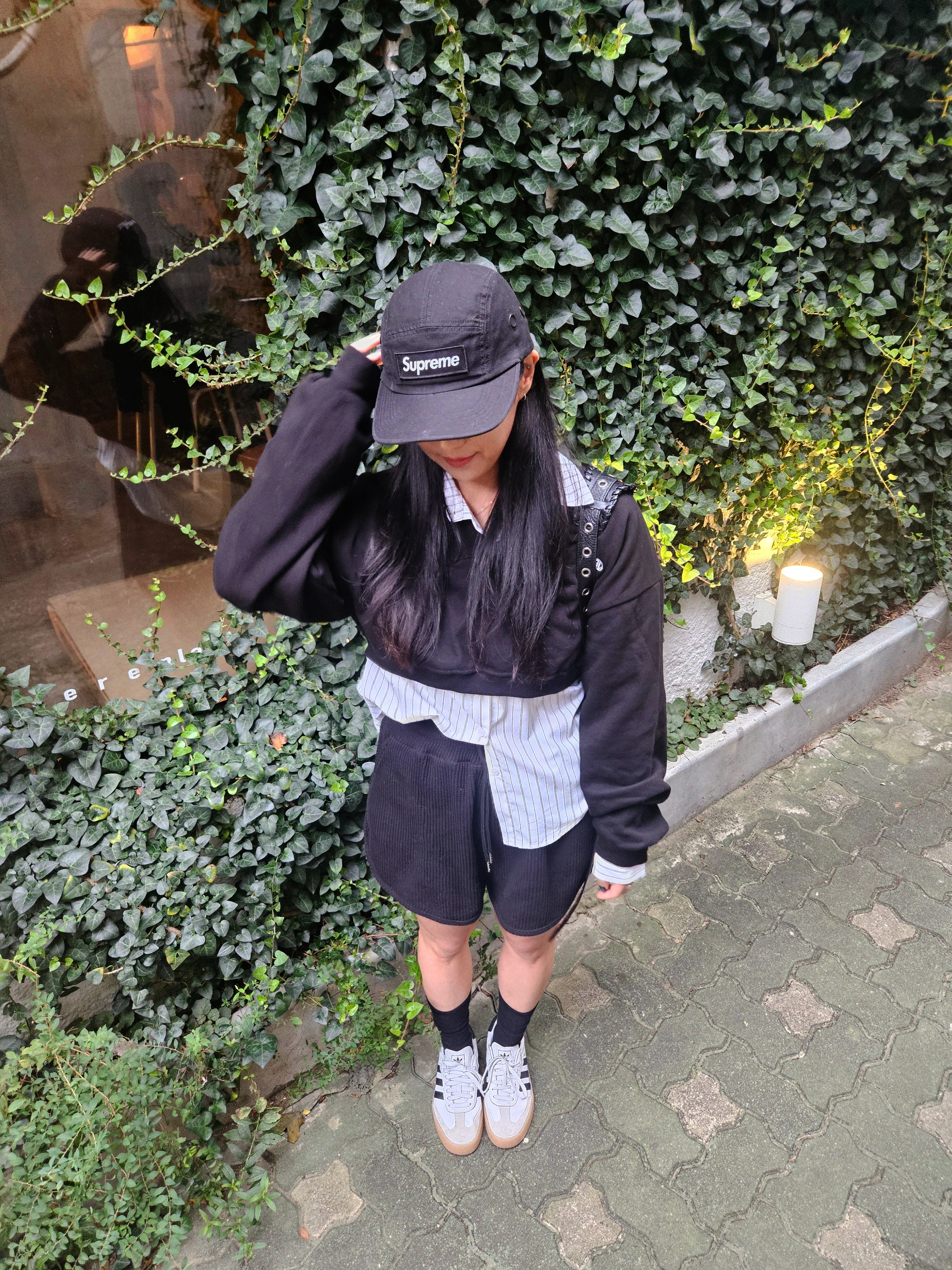 Supreme Military Camp Cap Black - 24SS, Balenciaga Arena Lambskin Aged Silver Hardware Le Cagole XS Flap Bag Black 착용 스타일 - 2