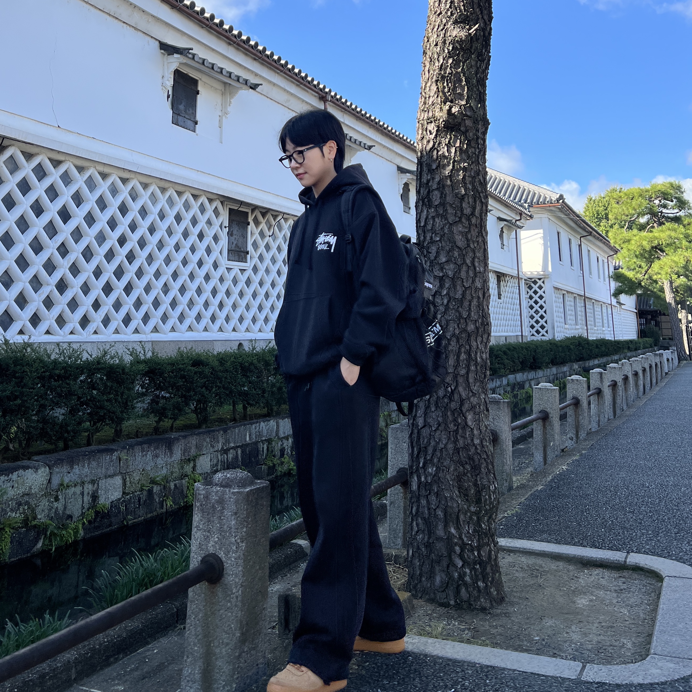 Stussy Stock Seoul Hood Black, Nike Air Force 1 '07 WB Flax 착용 스타일
