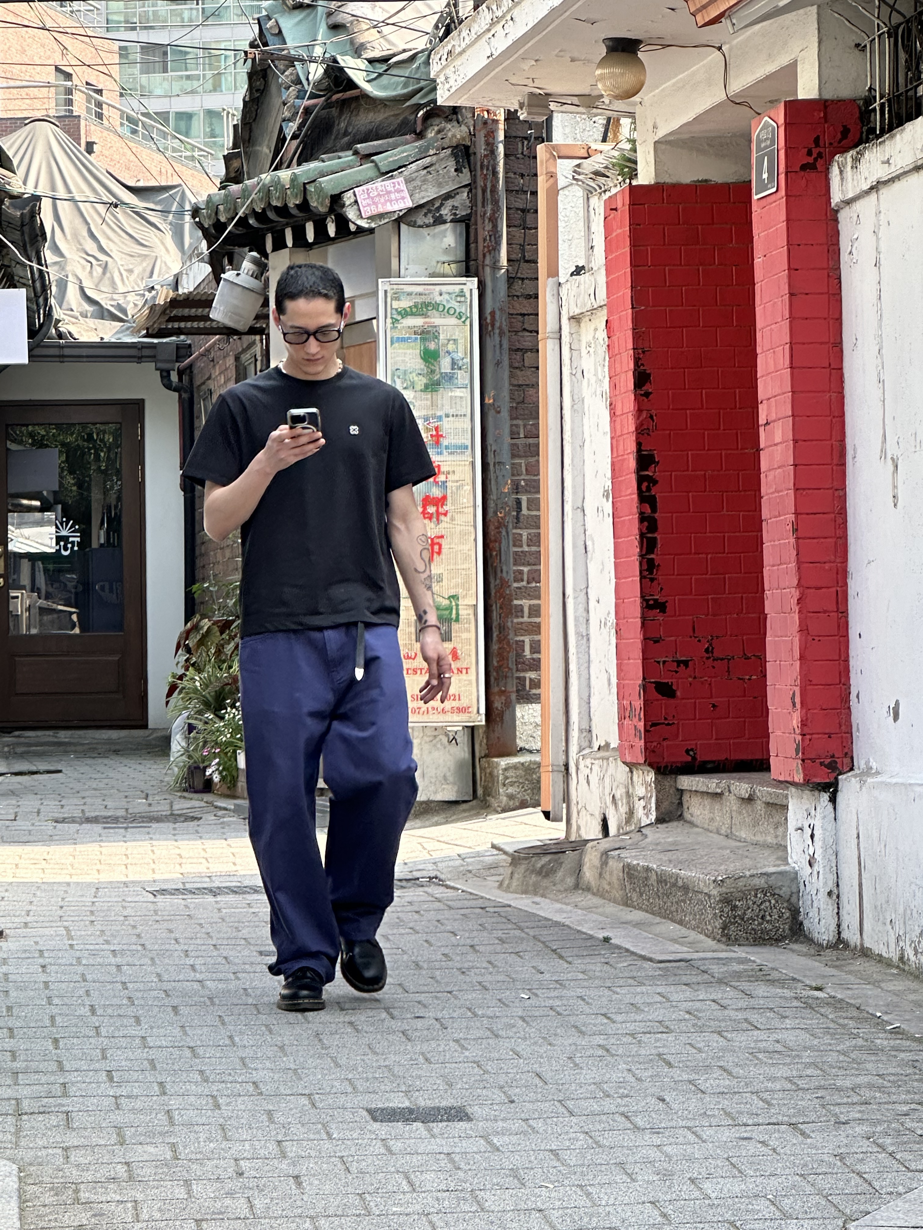 Supreme Baggy Jean Navy - 24SS, Dr. Martens 1461 Smooth Black 착용 스타일 - 2