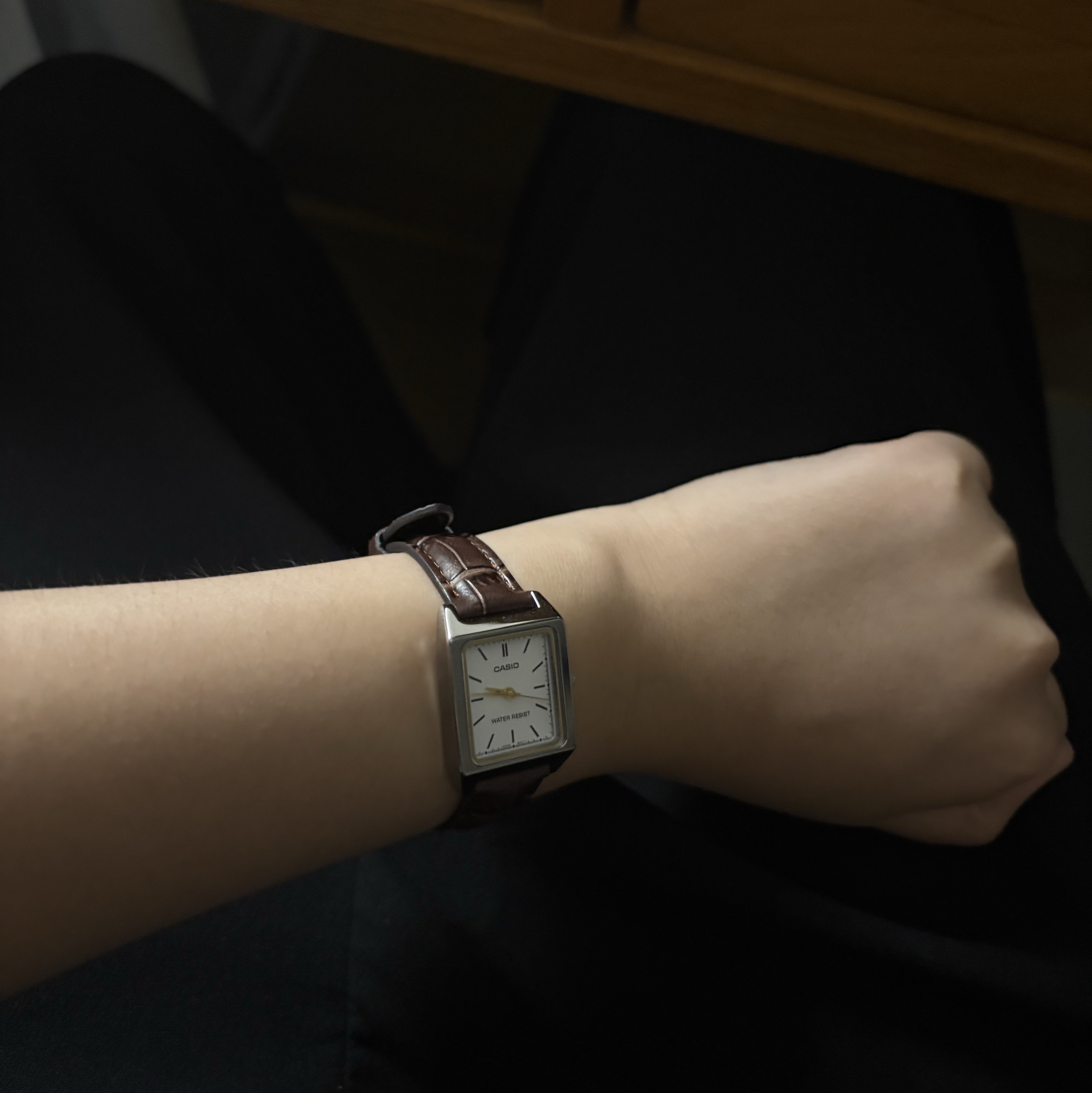 Casio LTP-V007L-7E2 착용 스타일
