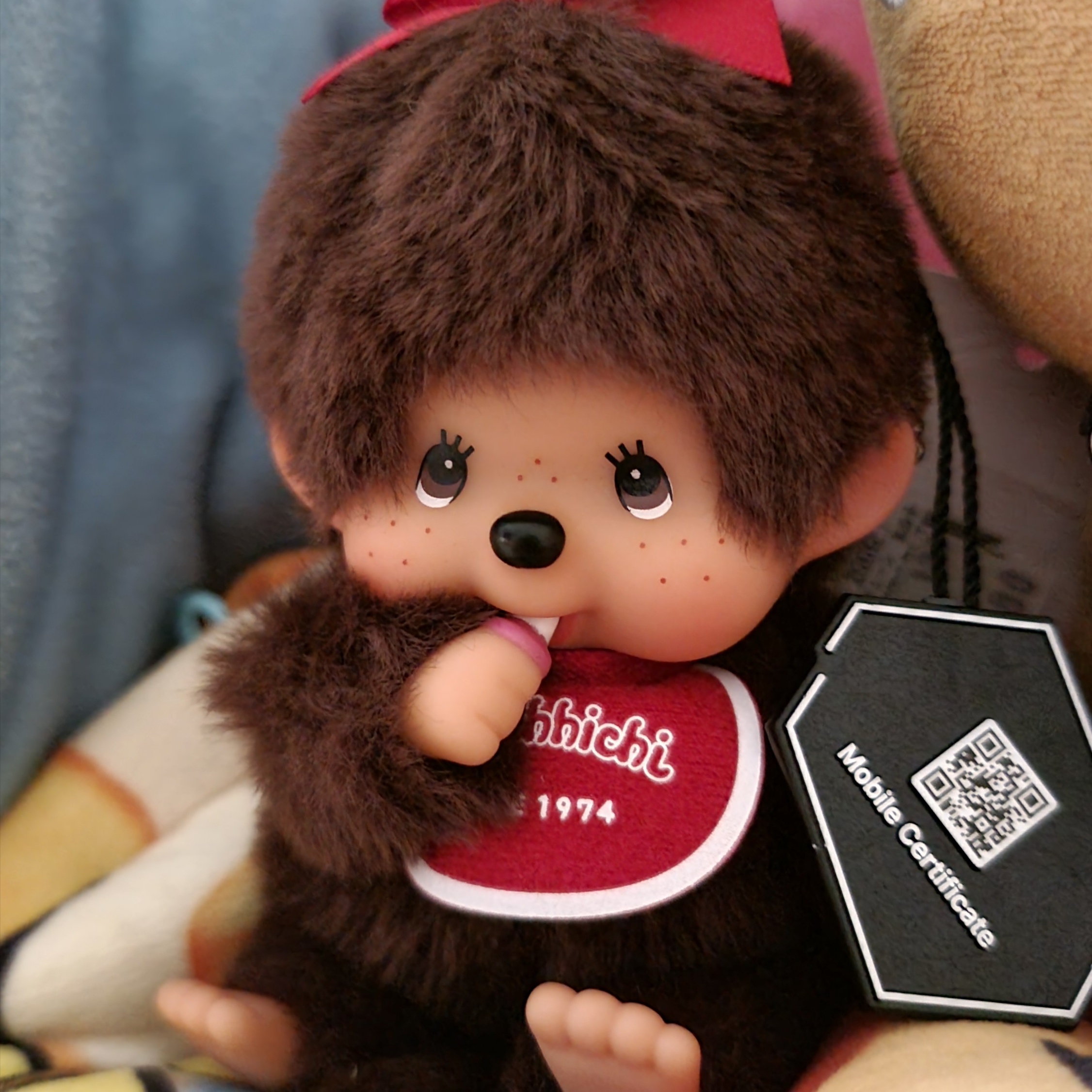 Monchhichi SS Girl Key Chain Brown 착용 스타일 - 2