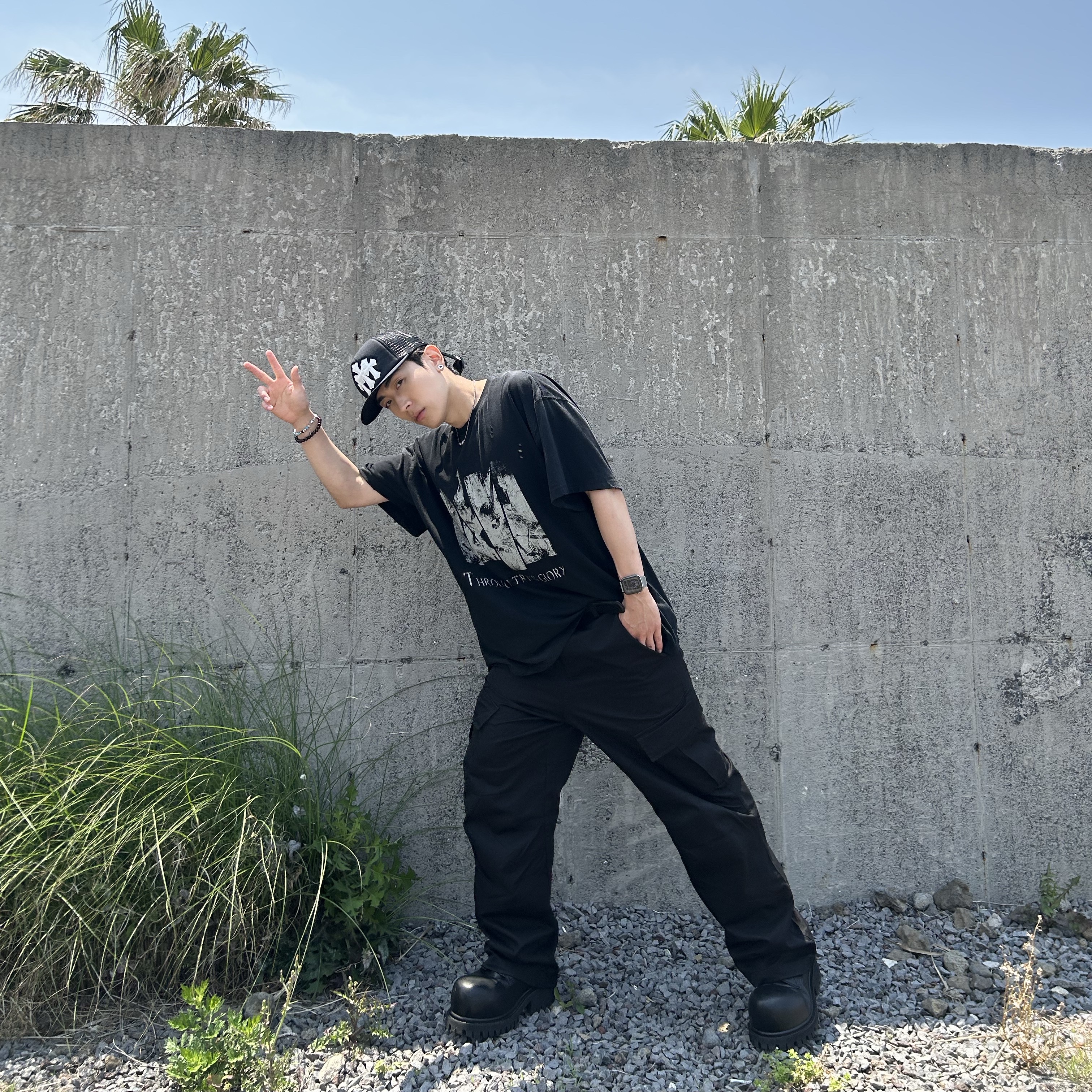 Chrome Hearts Cemetery Trucker Hat Black, Undermycar Mu.109 Anti Fxxking Logo Play Semi-Wide Cargo Pants Black 착용 스타일 - 2