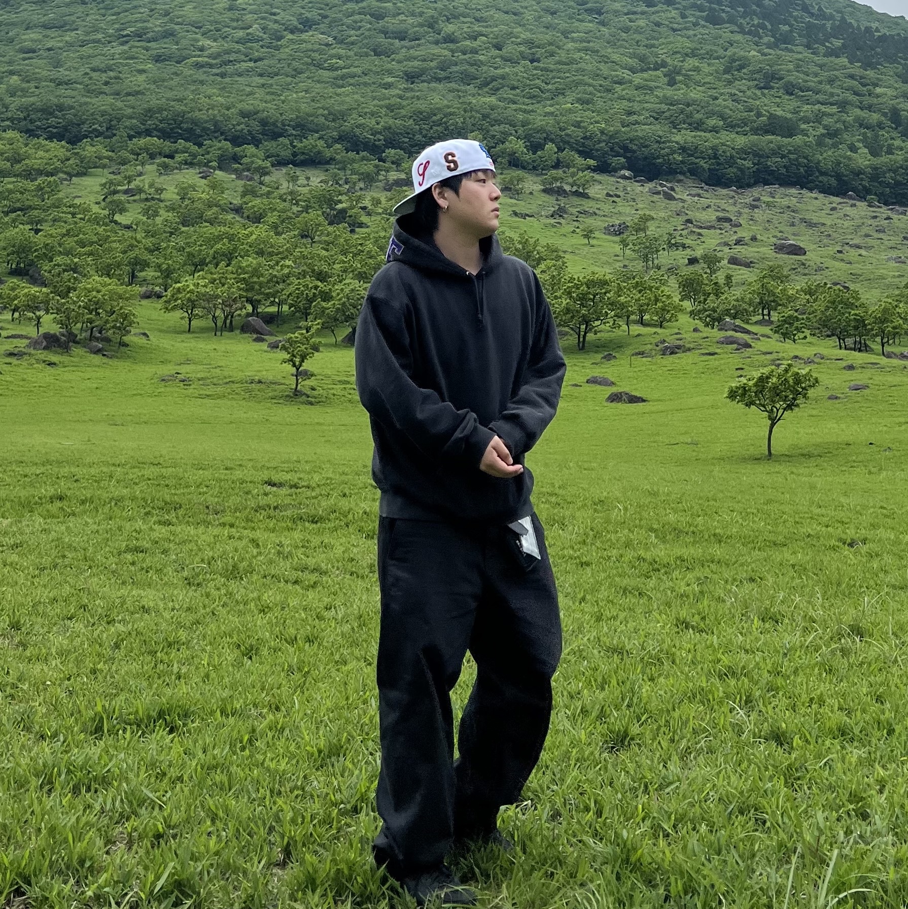 Supreme Multi S Logo New Era White - 25SS, Supreme Team 94 Hooded Sweatshirt Black - 25SS 착용 스타일 - 1