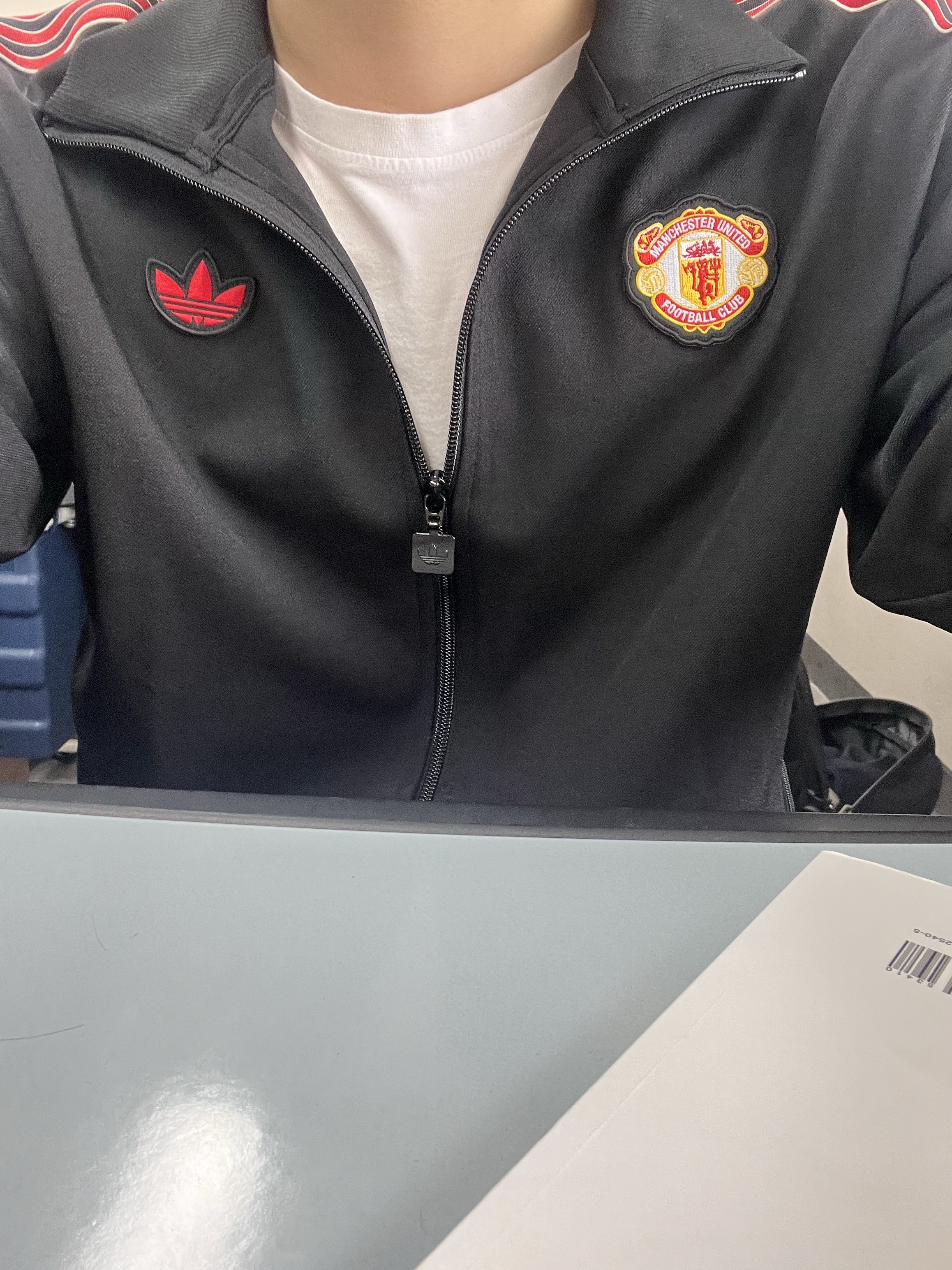 Adidas Manchester United Terrace Icon Track Top Black - KR Sizing 착용 스타일