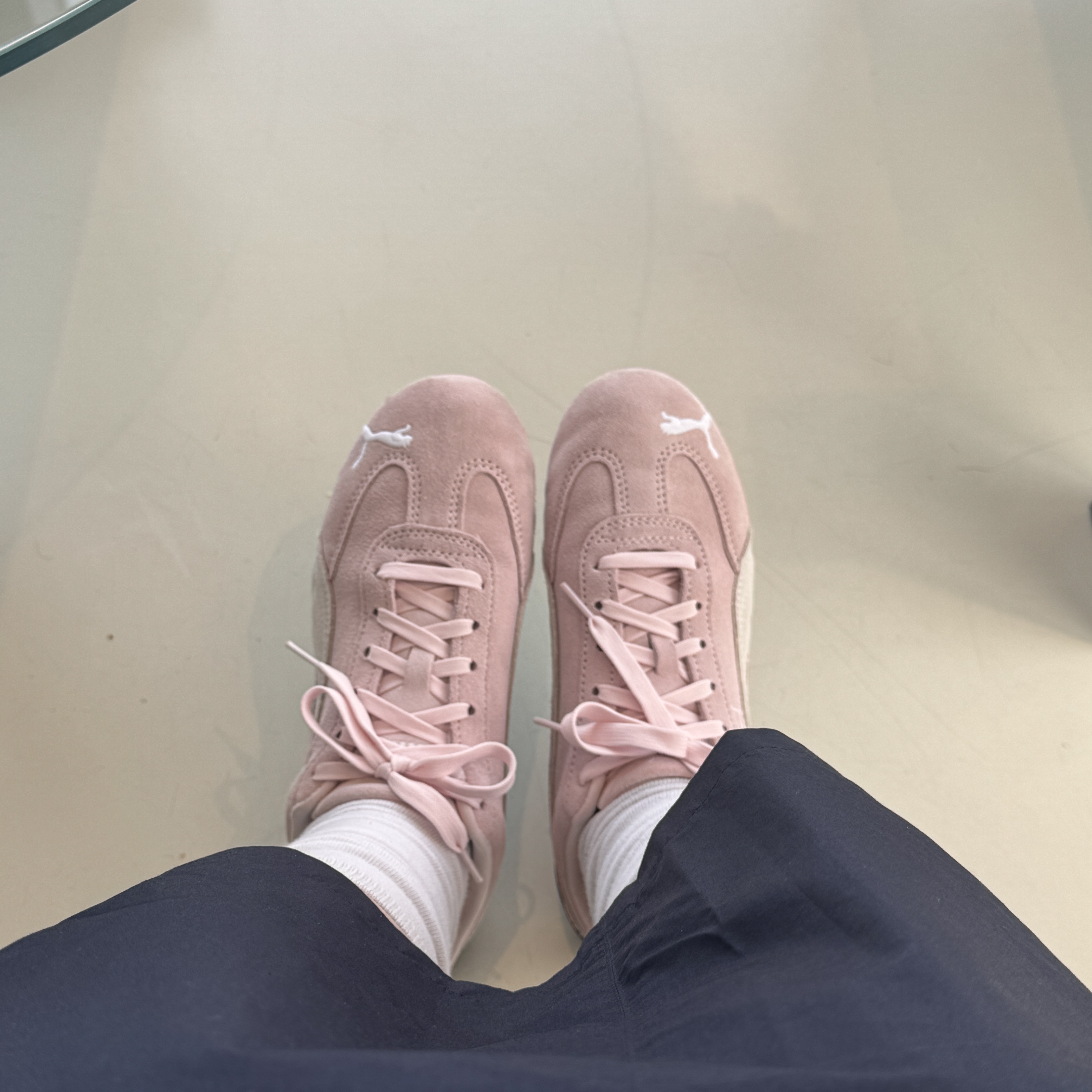 Puma Speedcat OG Pink White 착용 스타일 - 2