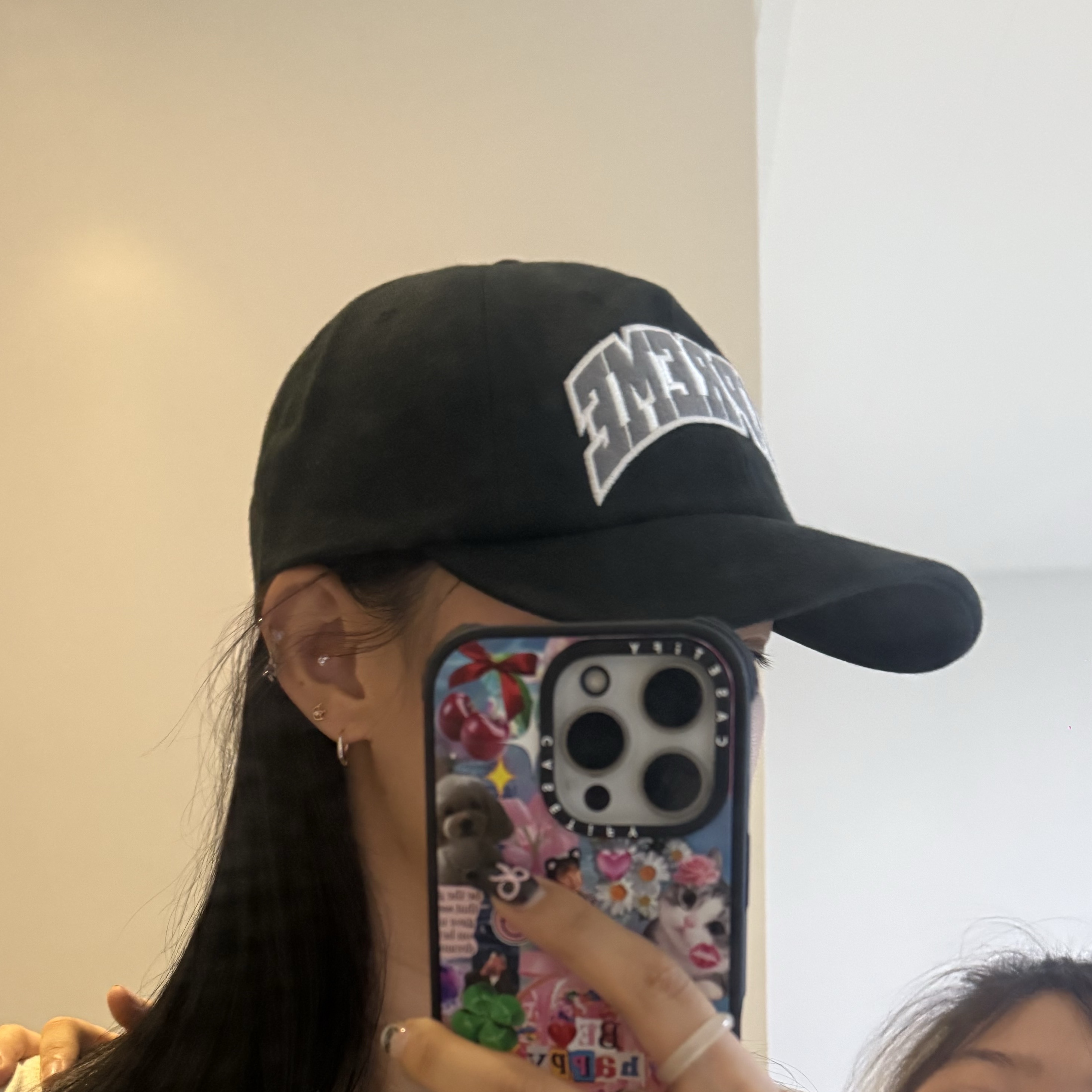 Supreme Felt Arc 6-Panel Black - 24FW 착용 스타일 - 2