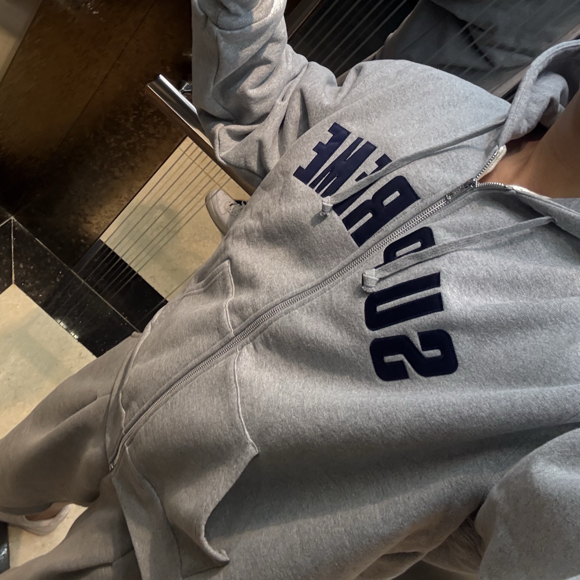 Supreme Arc Thermal Lined Zip Up Hooded Sweatshirt Heather Grey - 24FW 착용 스타일