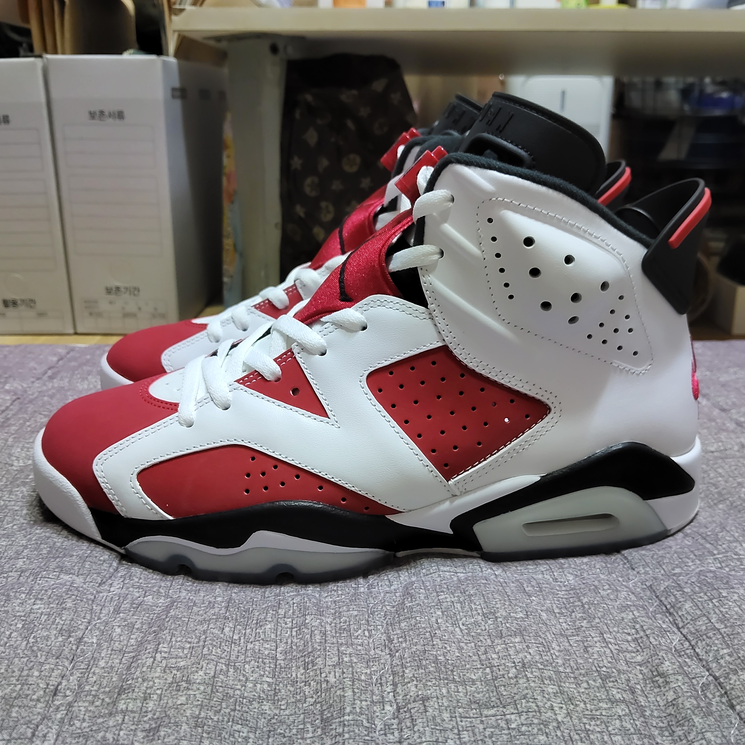 Jordan 6 Retro Carmine 2021 착용 스타일 - 1