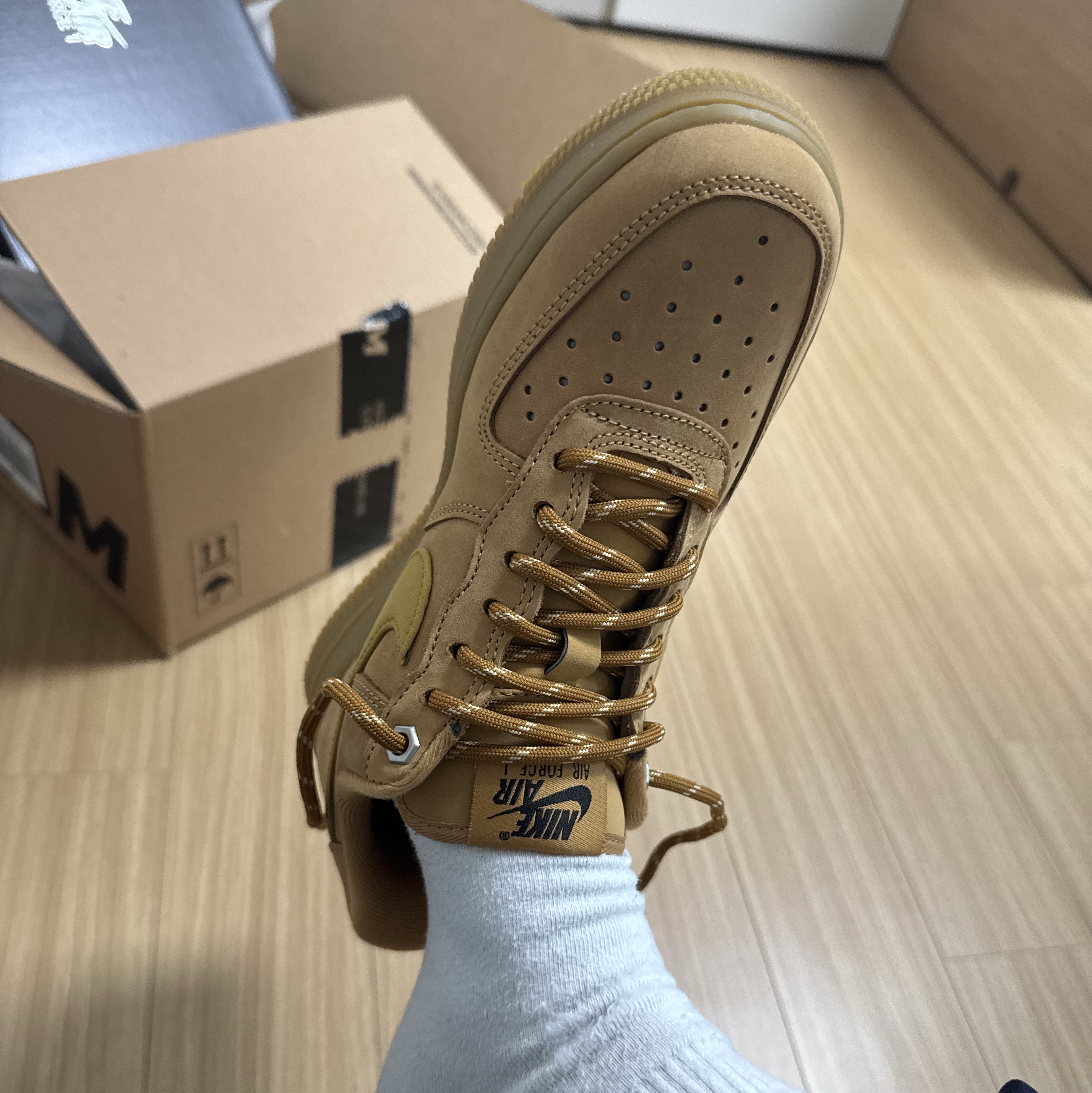 (W) Nike Air Force 1 '07 WB Flax Wheat 착용 스타일