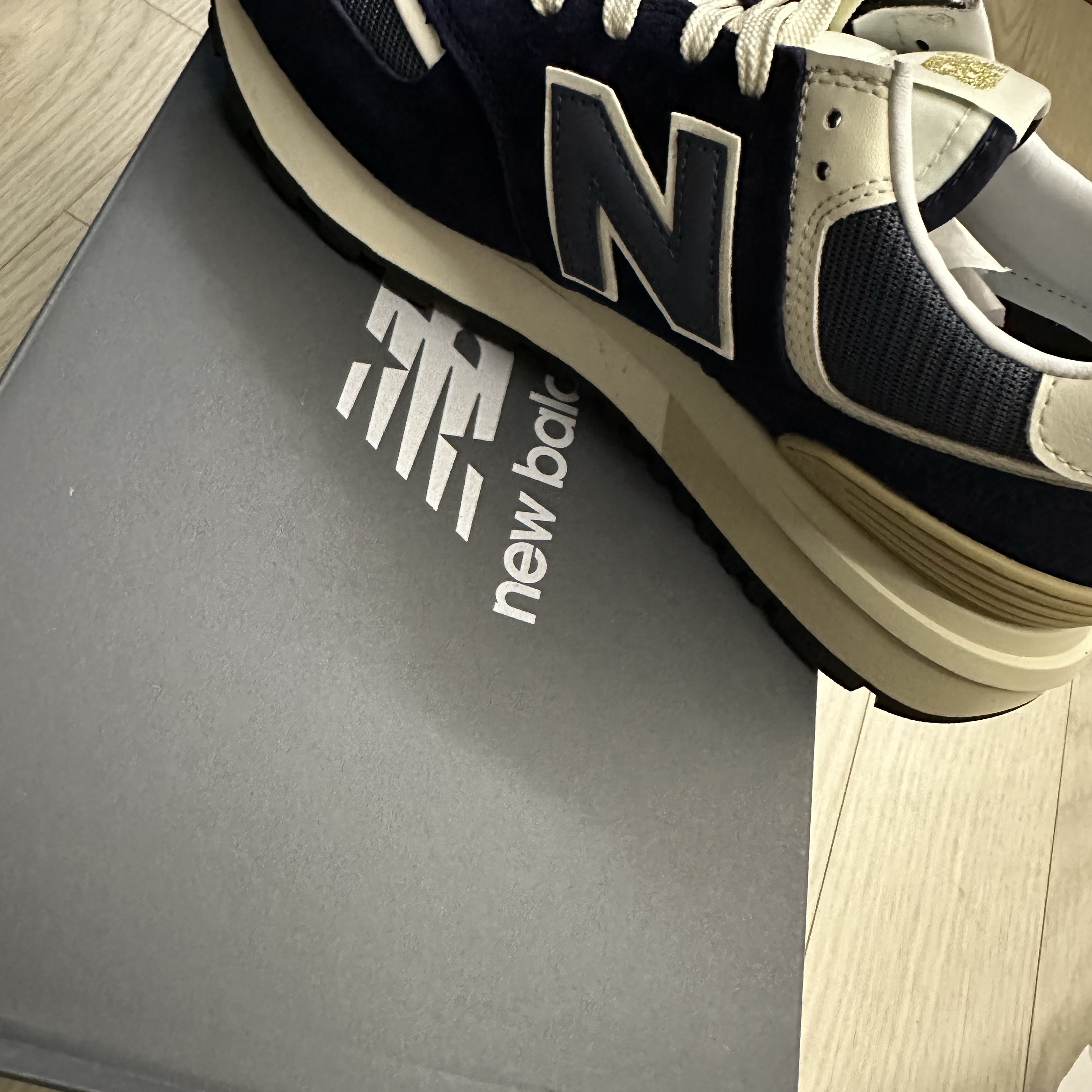 New Balance 574 Legacy Navy 착용 스타일