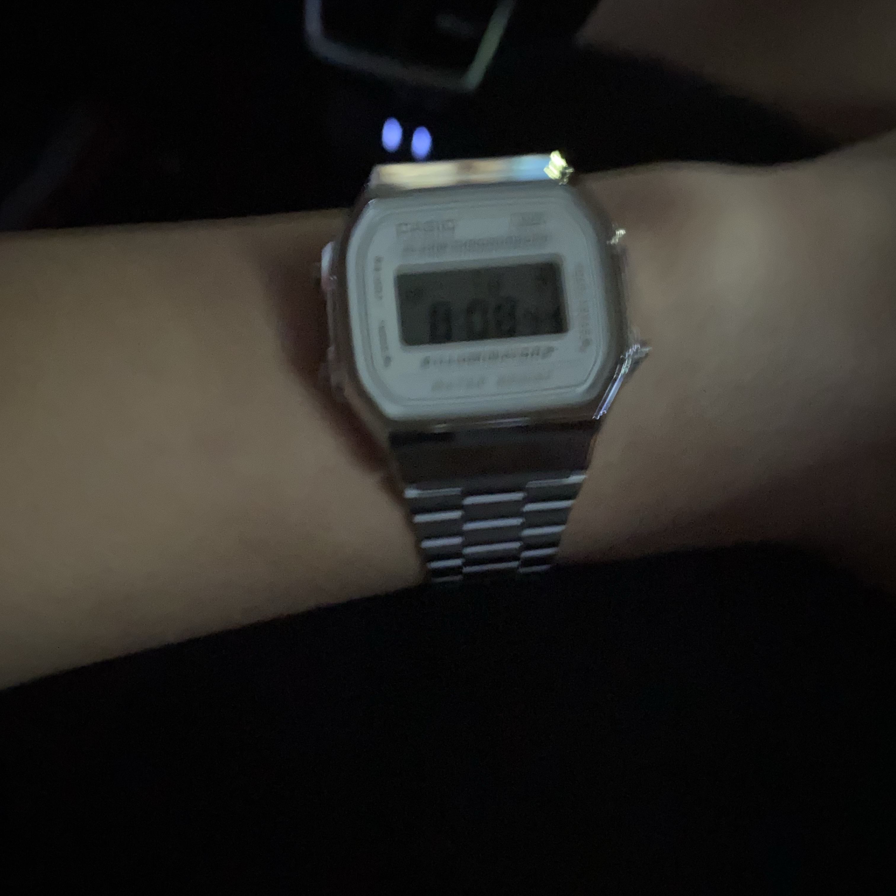 Casio A-168WA-8ADF 착용 스타일