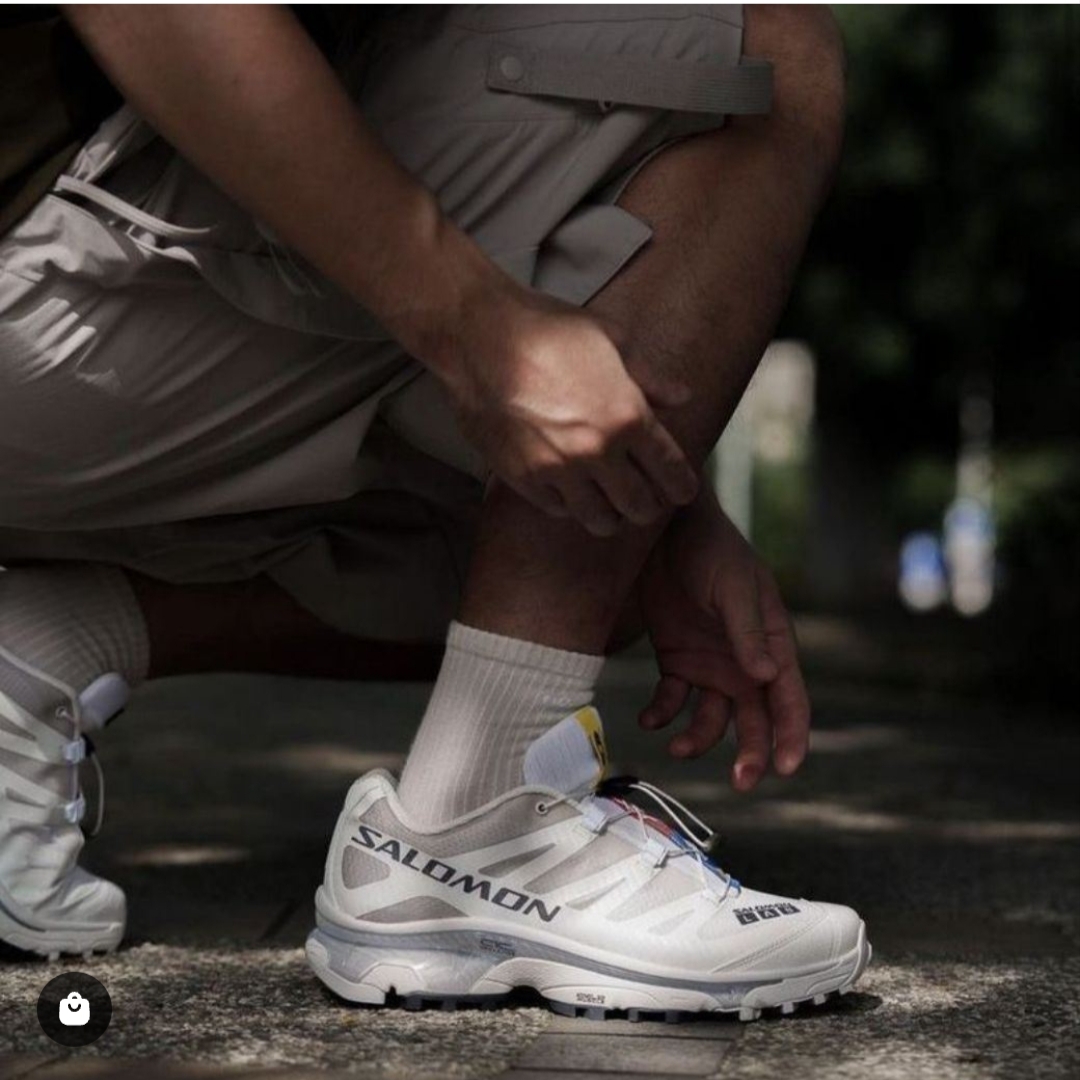 Salomon XT-4 White Lunar Rock 착용 스타일