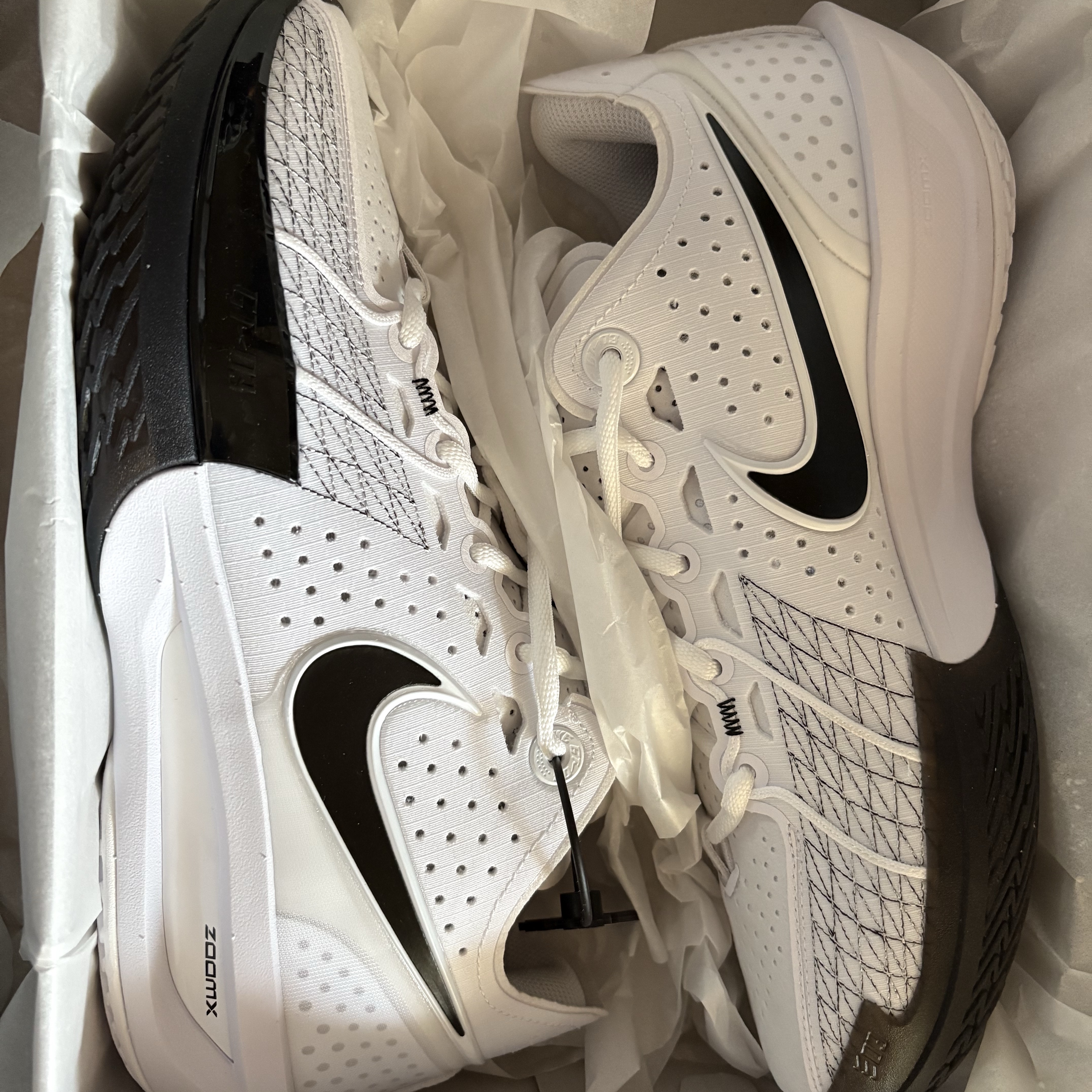 Nike Air Zoom G.T. Cut 3 EP White Black, Nike Kobe 8 Protro Halo 착용 스타일 - 2