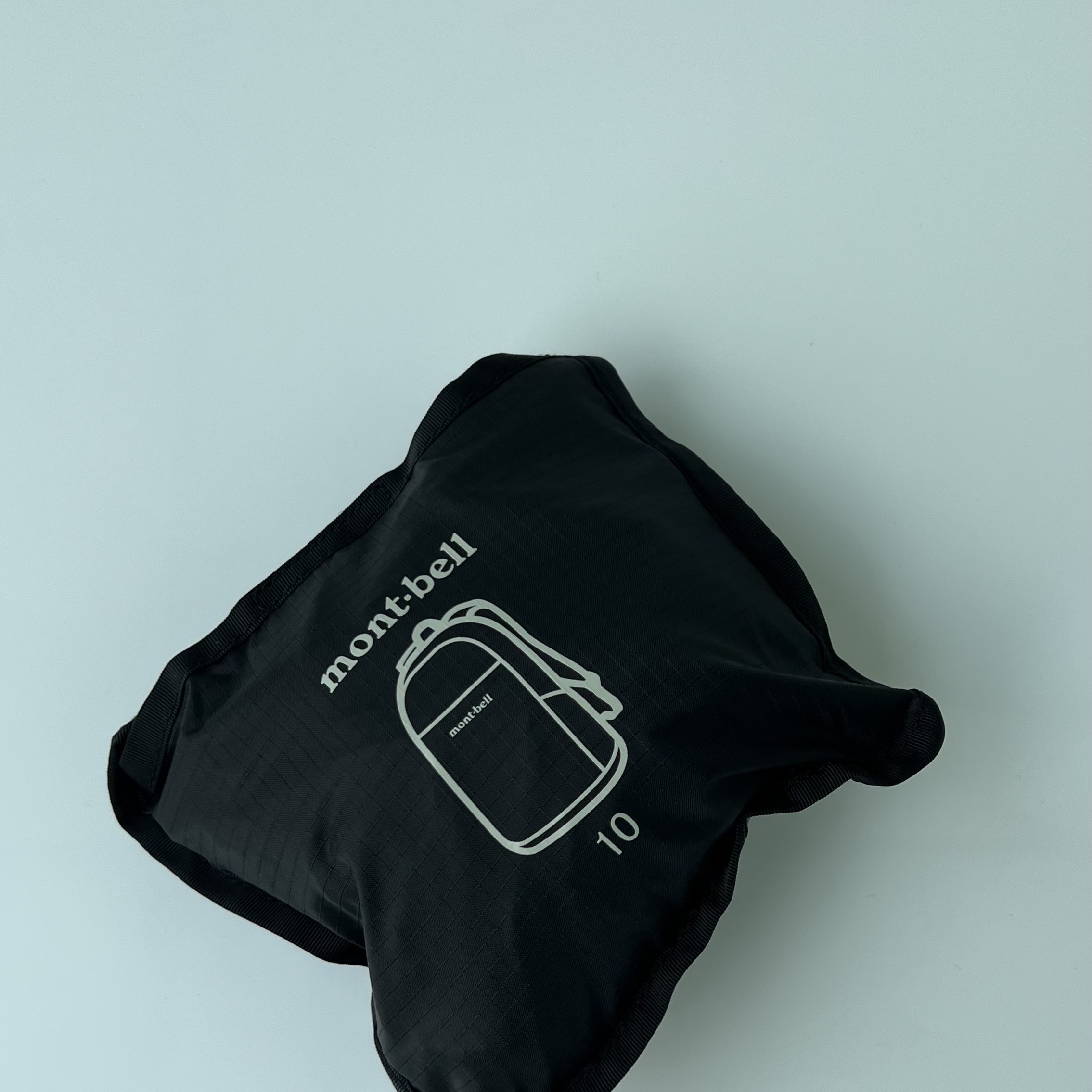 Montbell Pocketable Light Pack 10 Black, Montbell Pocketable Light Pack 10 Black 착용 스타일 - 6