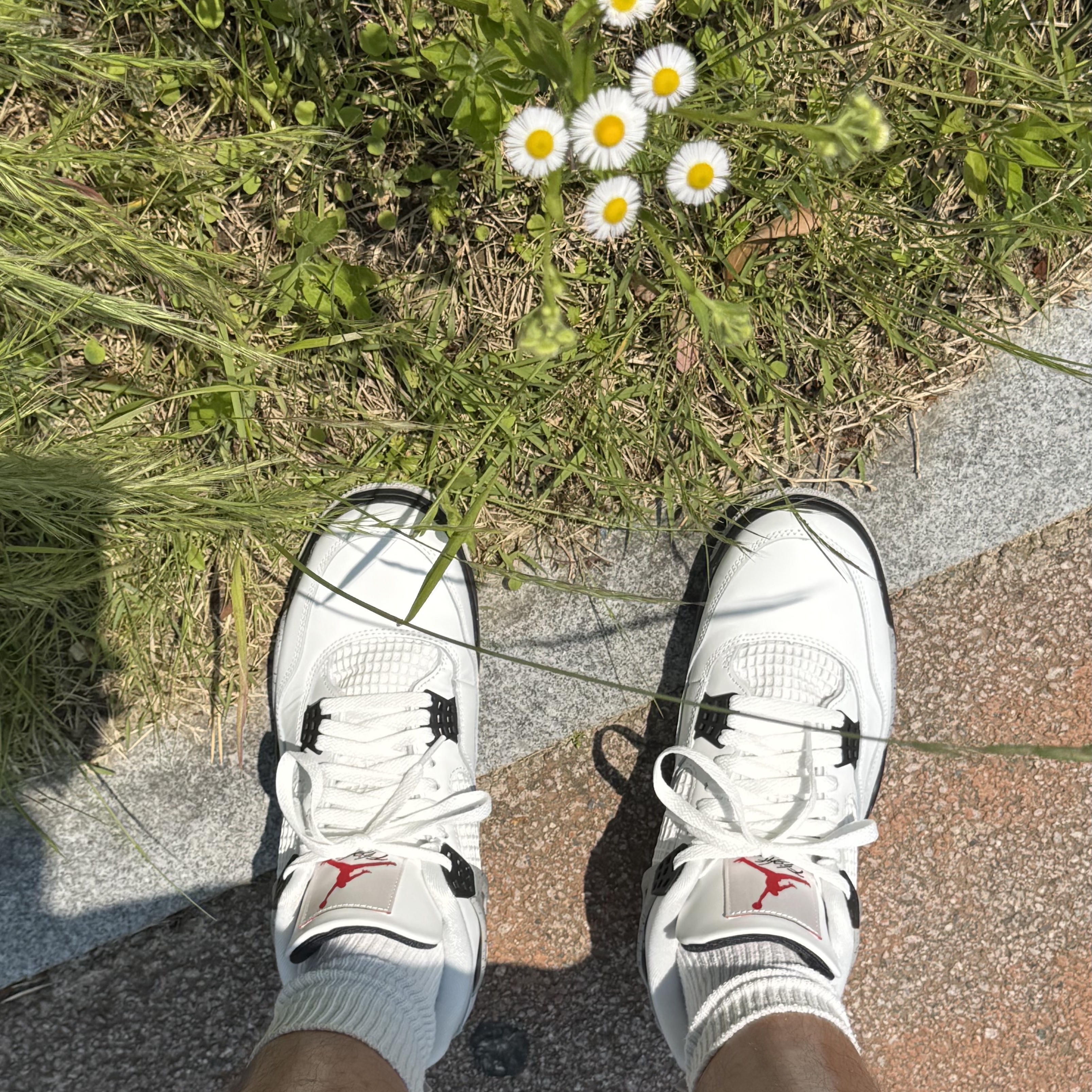 Jordan 4 Retro OG White Cement 2025 착용 스타일 - 4
