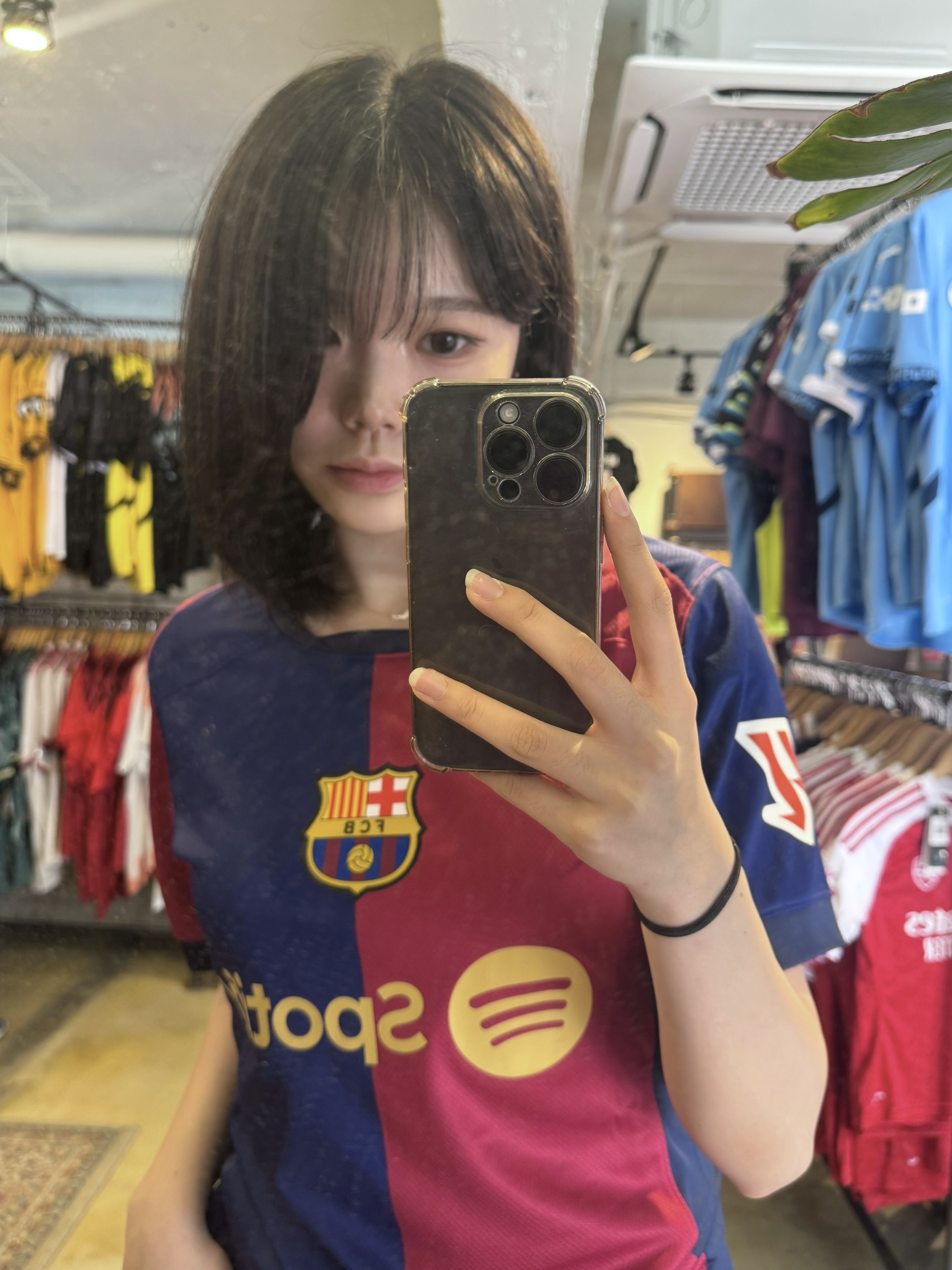 Nike FC Barcelona 2024/25 Dri-Fit Stadium Home Jersey Deep Royal Blue Noble Red (Non Marking Ver.), Jordan 1 Retro High OG Artisanal Red 착용 스타일 - 2