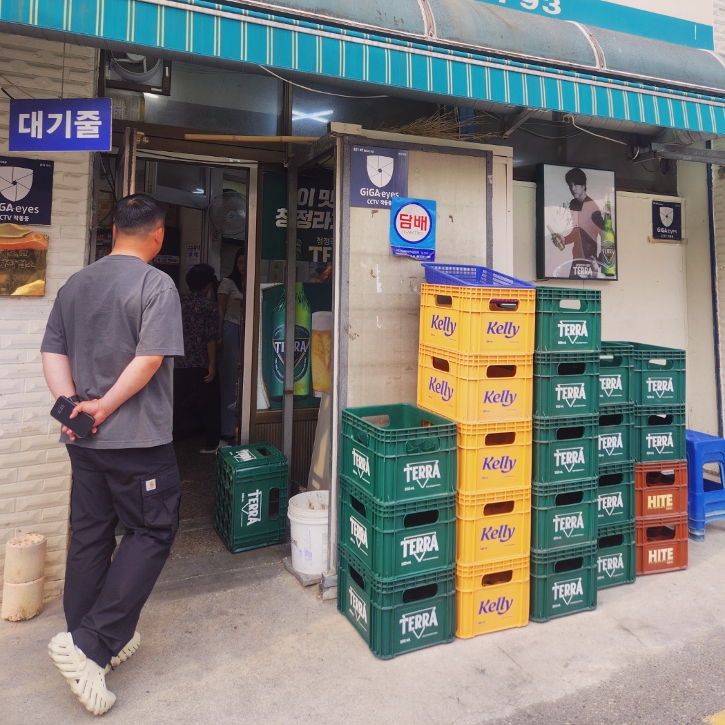 Crocs Echo Clog Bone Black 착용 스타일 - 2