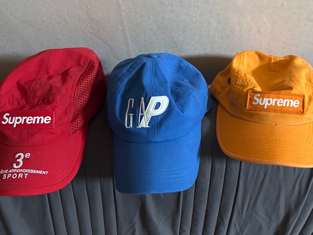 Supreme Military Camp Cap Orange - 24FW, Supreme Mesh Side Panel Camp Cap Red - 24SS 착용 스타일