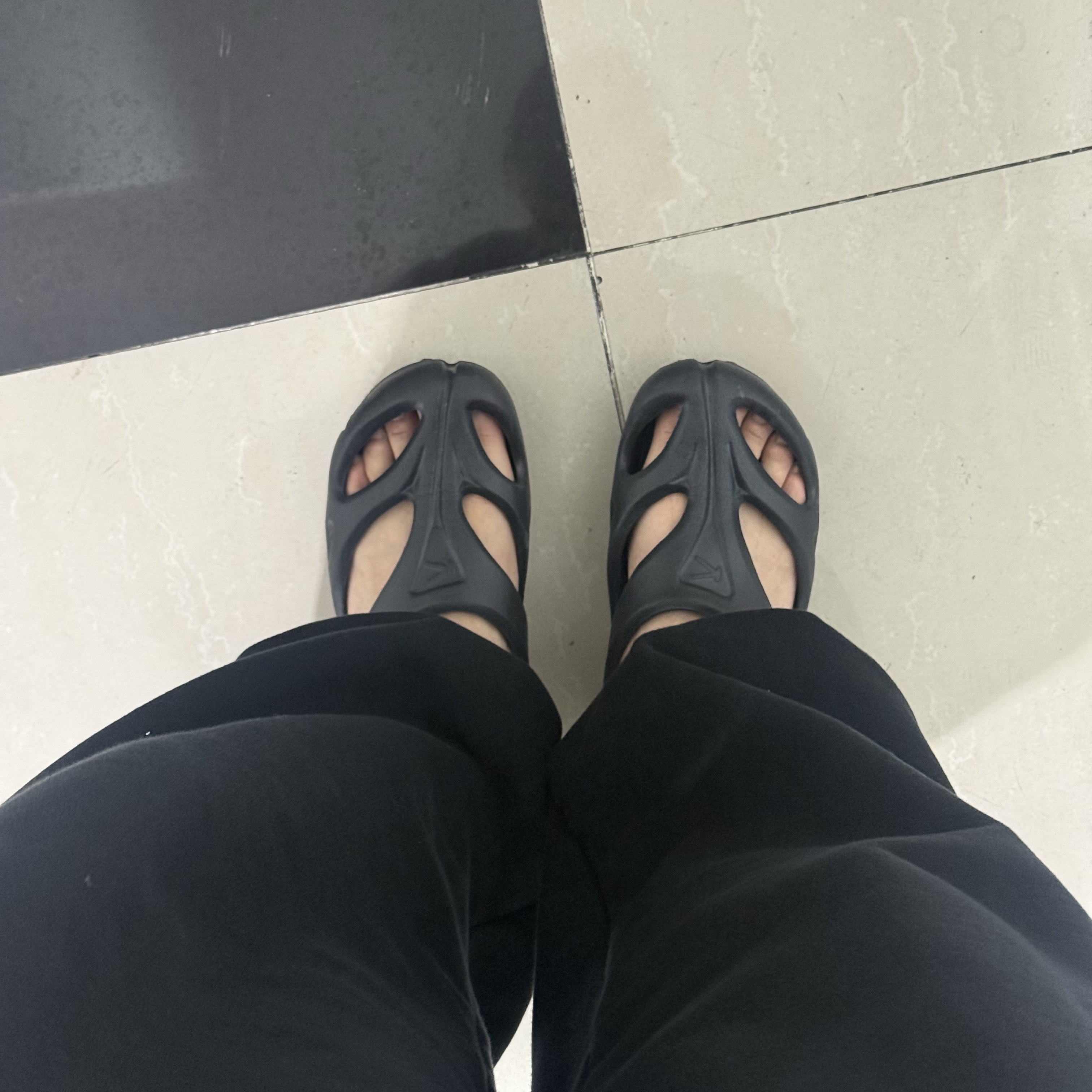 (W) Keen Shanti Black Dawn Blue 착용 스타일 - 2