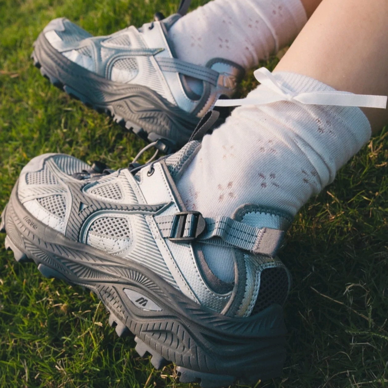 Mizuno Racer Trail SE Silver Grey 착용 스타일 - 2