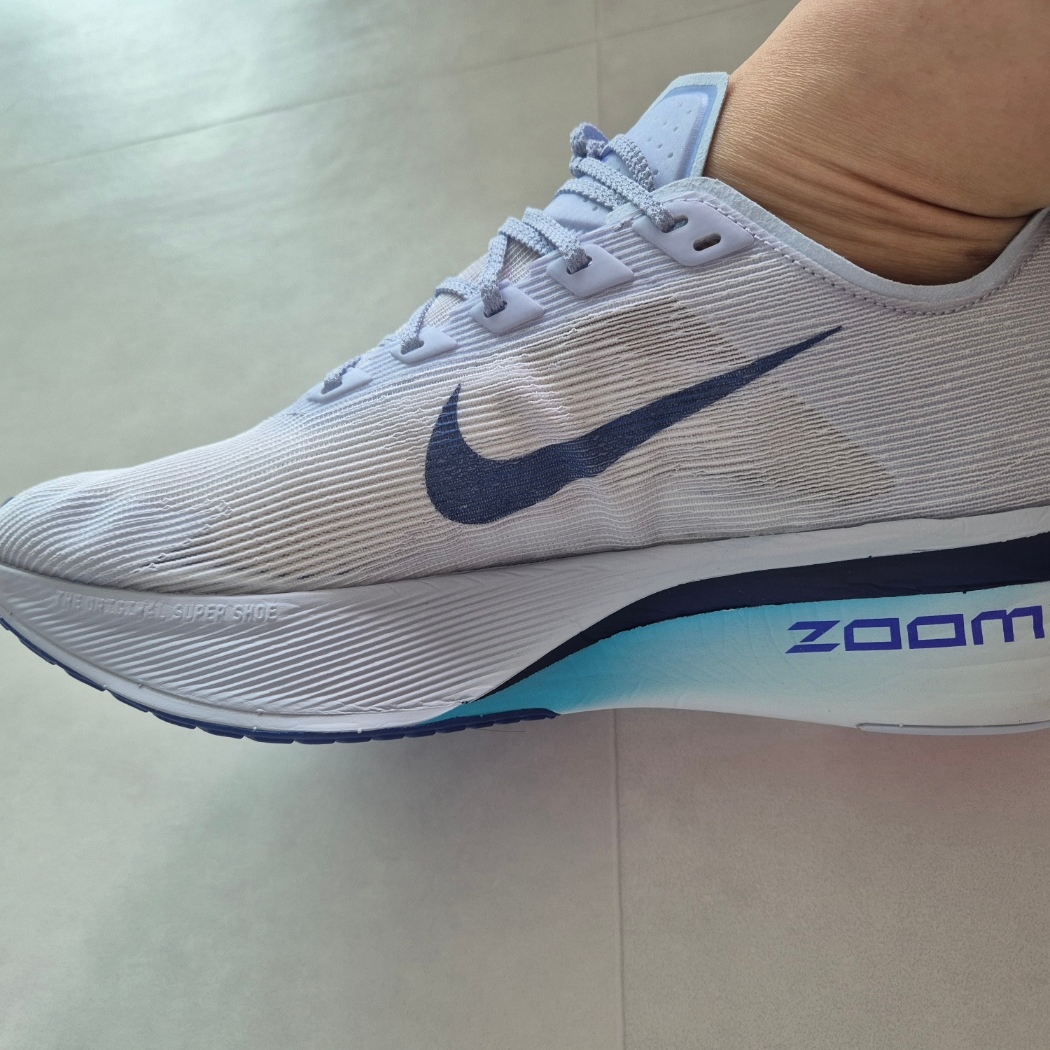 Nike ZoomX Vaporfly Next% 4 Ghost Persian Violet 착용 스타일