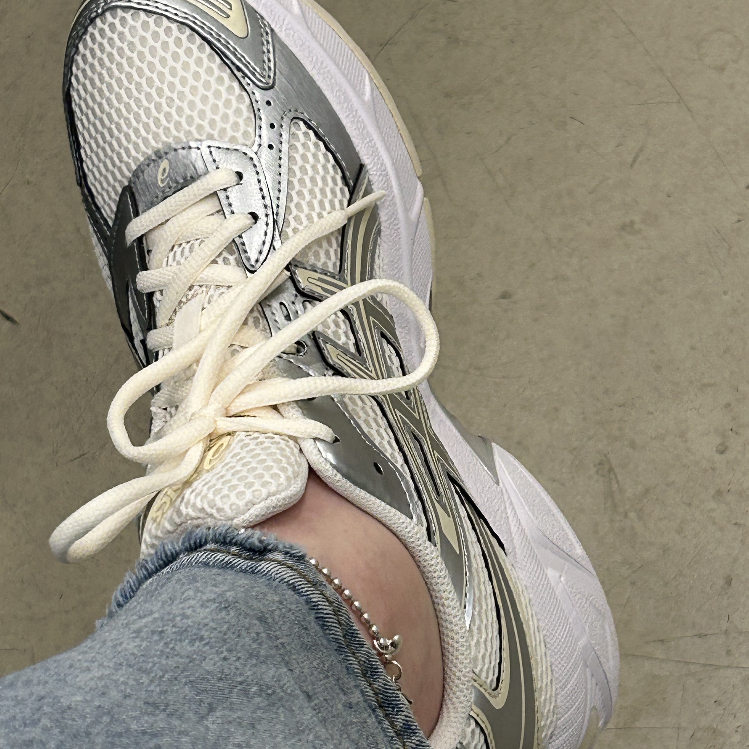 (W) Asics Gel-1130 Cream Pure Silver 착용 스타일