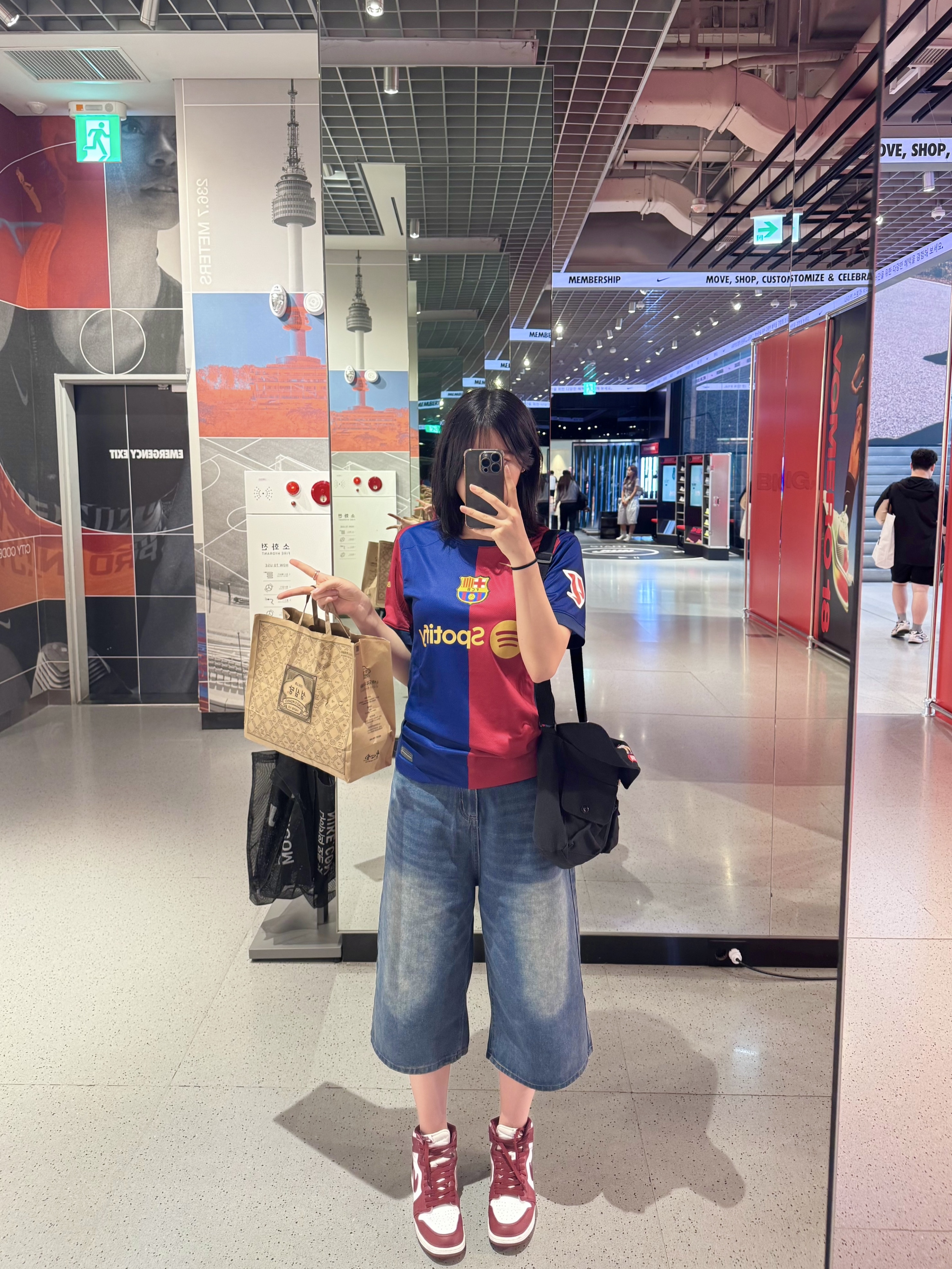 Nike FC Barcelona 2024/25 Dri-Fit Stadium Home Jersey Deep Royal Blue Noble Red (Non Marking Ver.), Jordan 1 Retro High OG Artisanal Red 착용 스타일 - 5