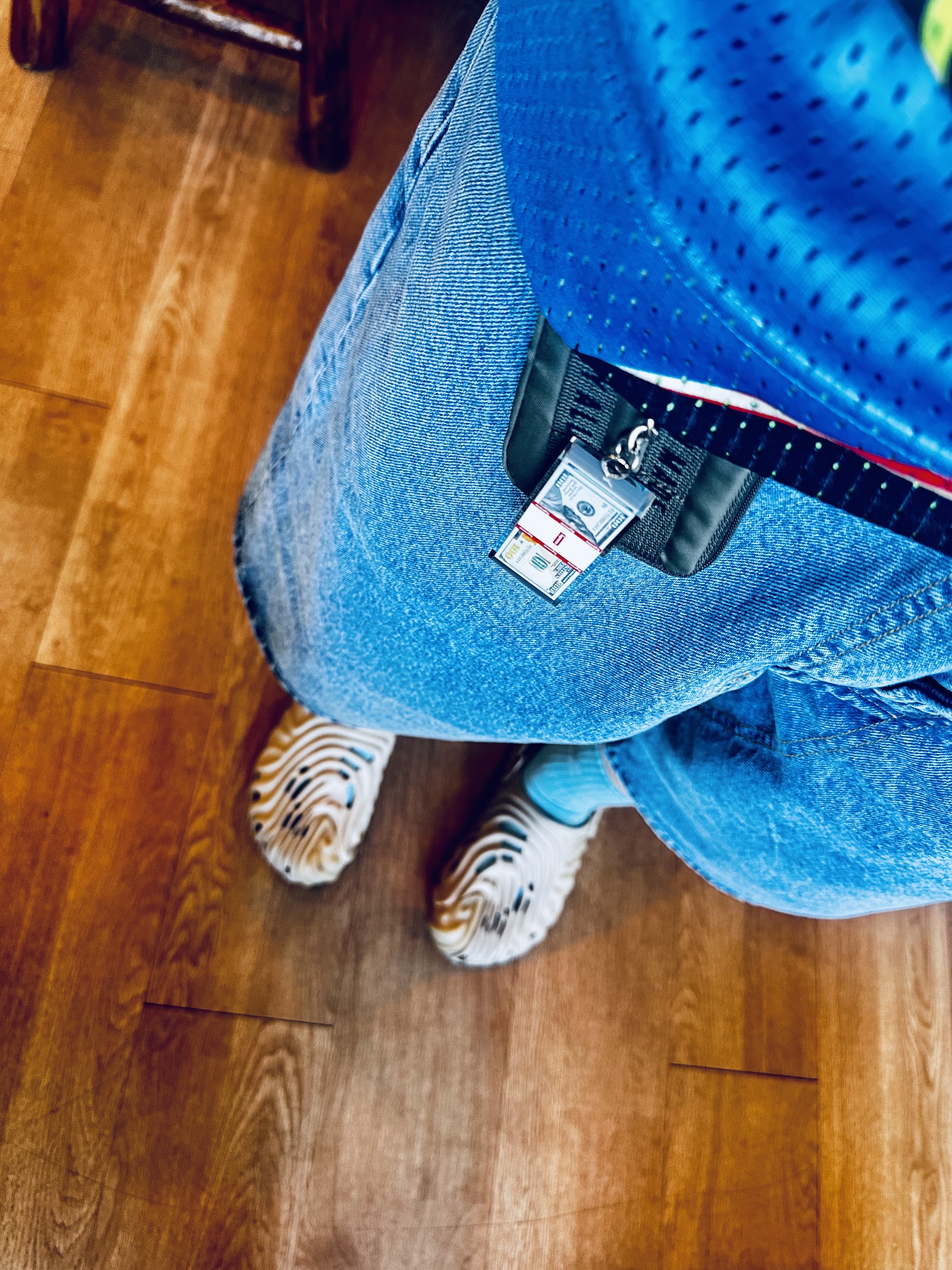 Supreme Cash Paperweight Keychain Multicolor - 24FW, Human Made Military Card Case Olive Drab 착용 스타일