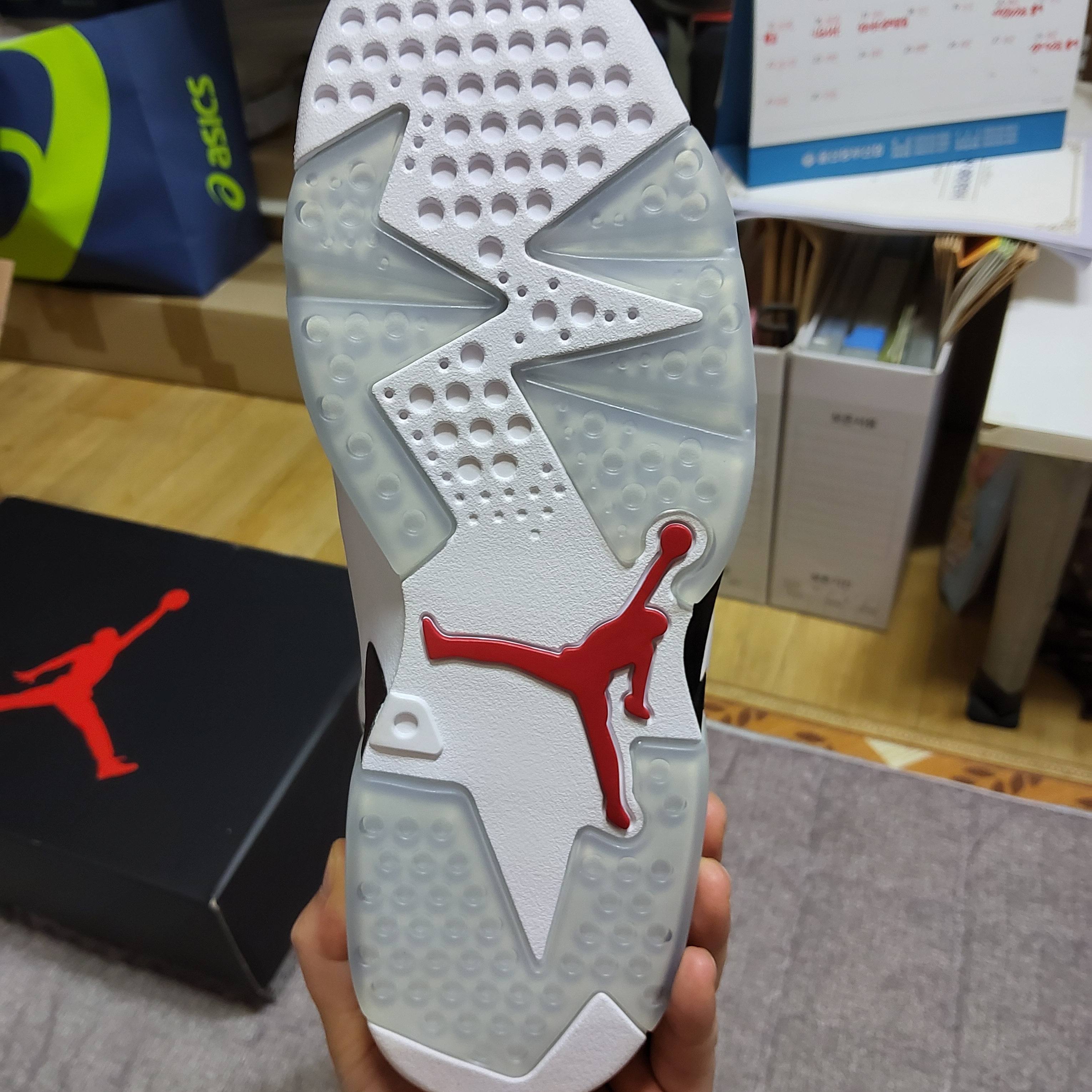 Jordan 6 Retro Carmine 2021 착용 스타일 - 6