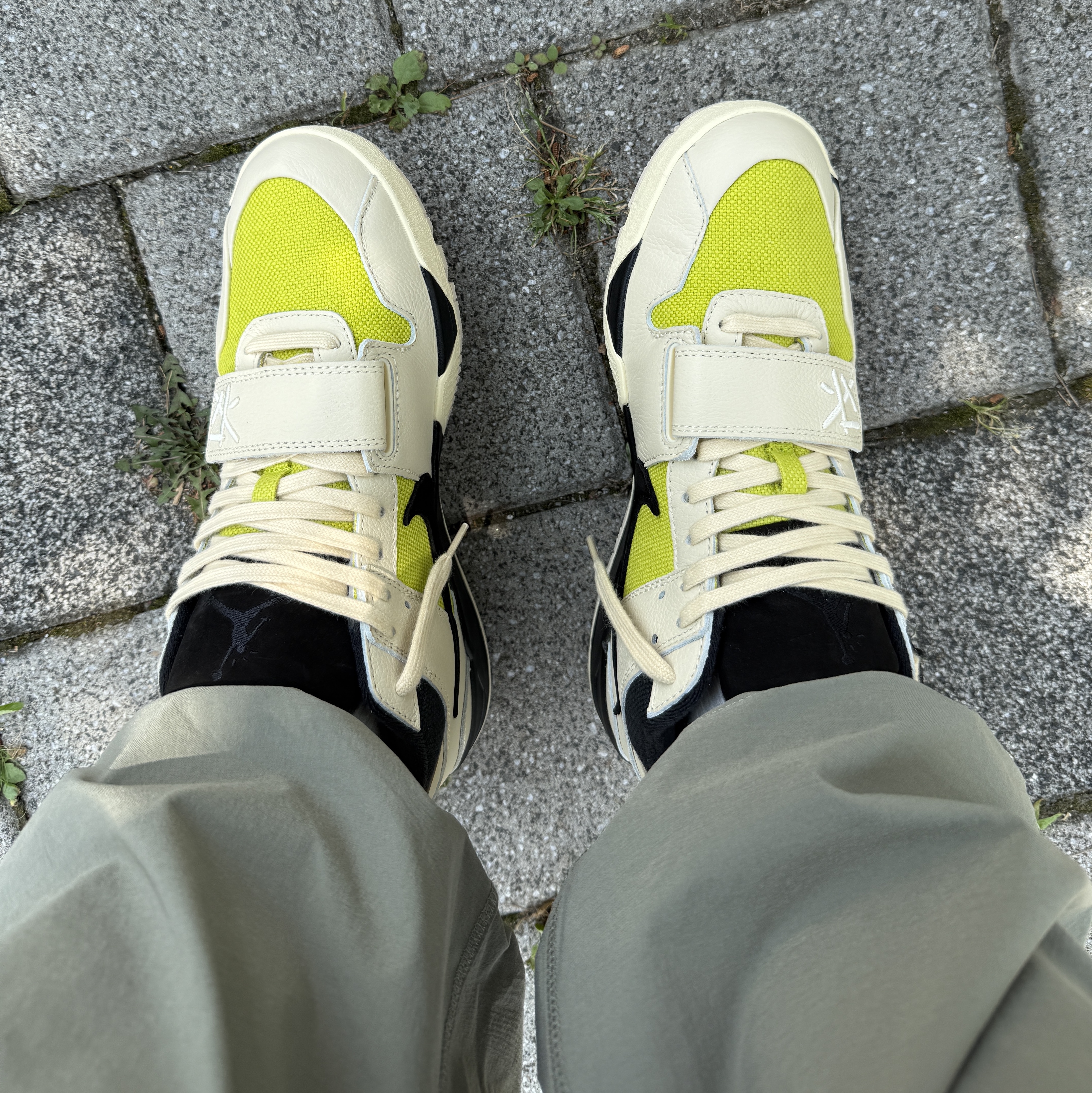 Jordan x Travis Scott Jumpman Jack TR Bright Cactus 착용 스타일