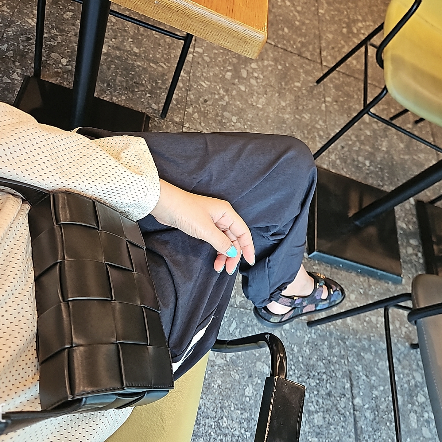 Bottega Veneta Small Cassette Black, Nike x Bode Mesh Jersey Ecru - Asia 착용 스타일 - 2